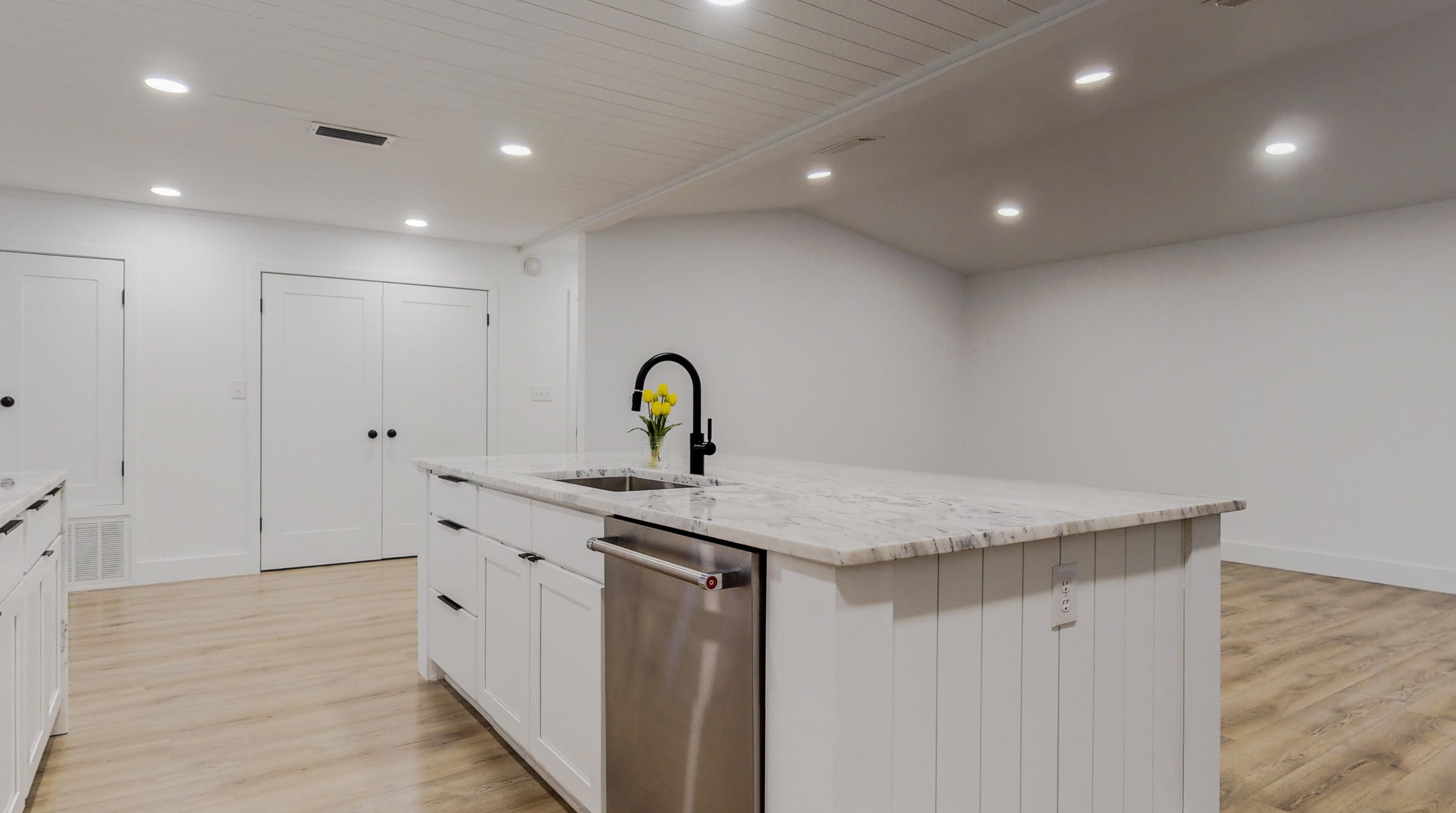 2419 Rocky Shores Dr, Niceville FL  32578-2370 exterior