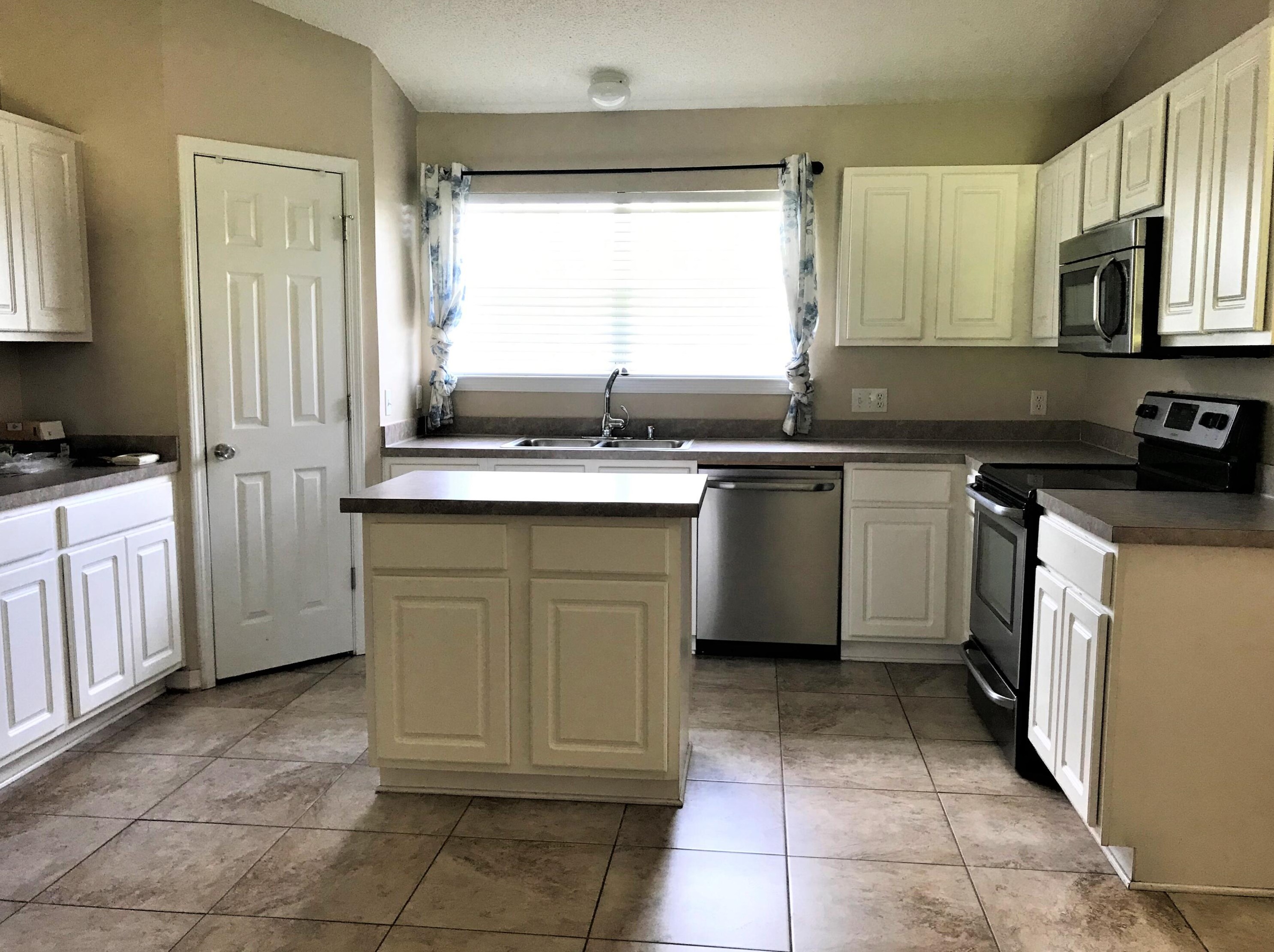 335 Egan Dr, Crestview FL  32536-5426 exterior