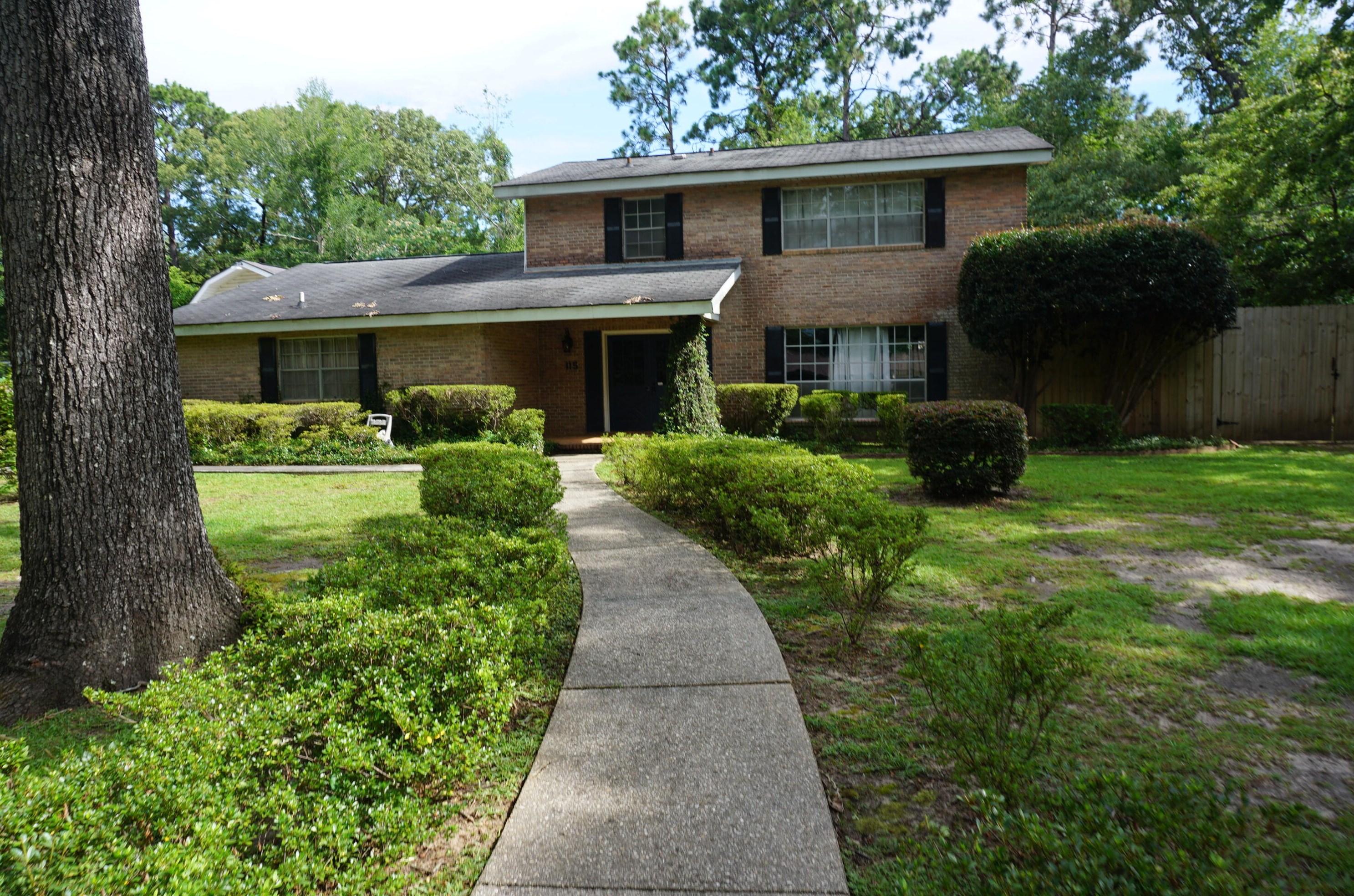 115 Phillips Dr, Crestview FL  32536-1619 exterior