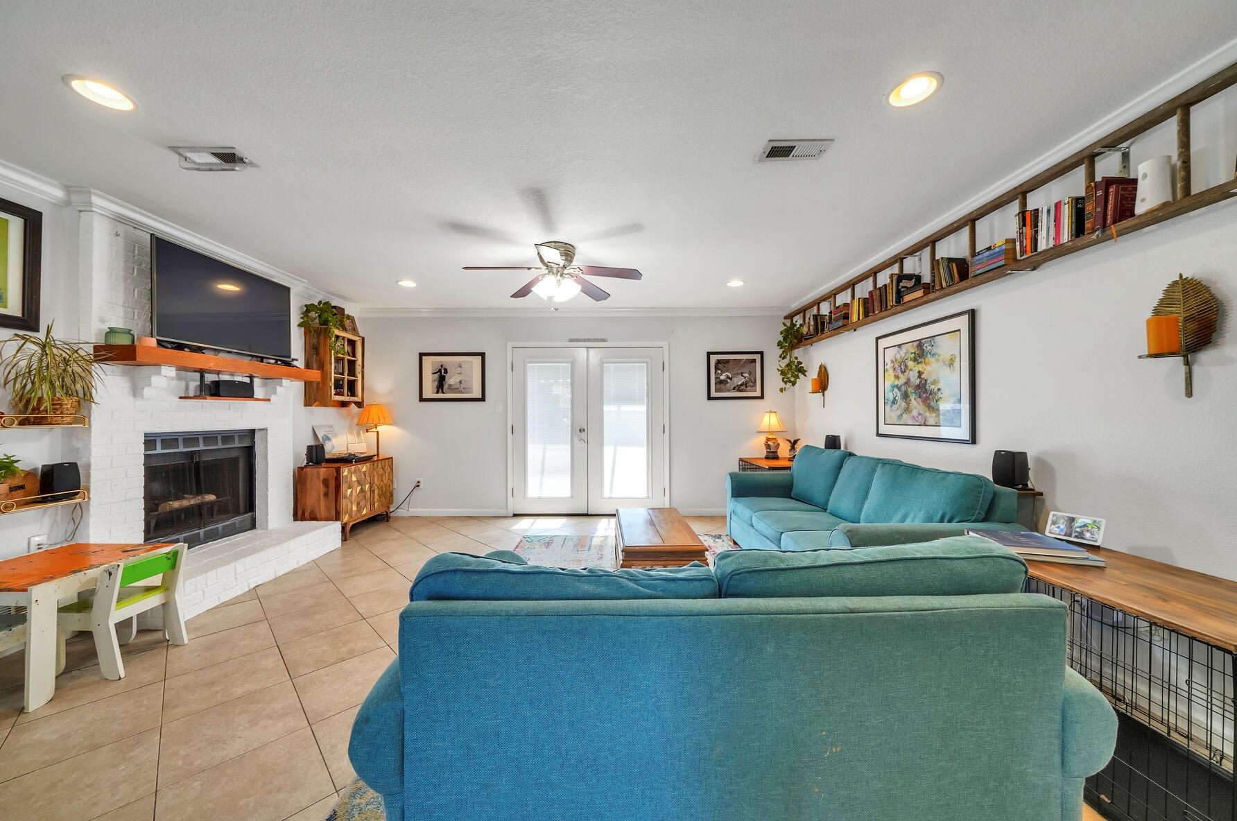 1020 Quail Holw Dr, Mary Esther FL  32569-3406 exterior