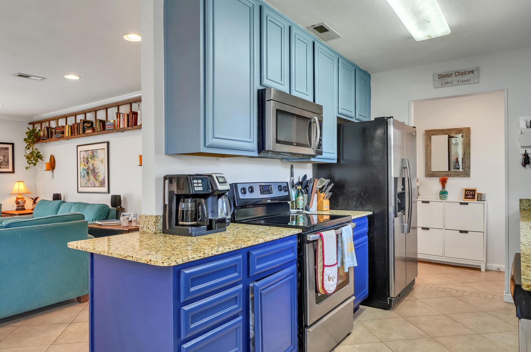 1020 Quail Holw Dr, Mary Esther FL  32569-3406 exterior