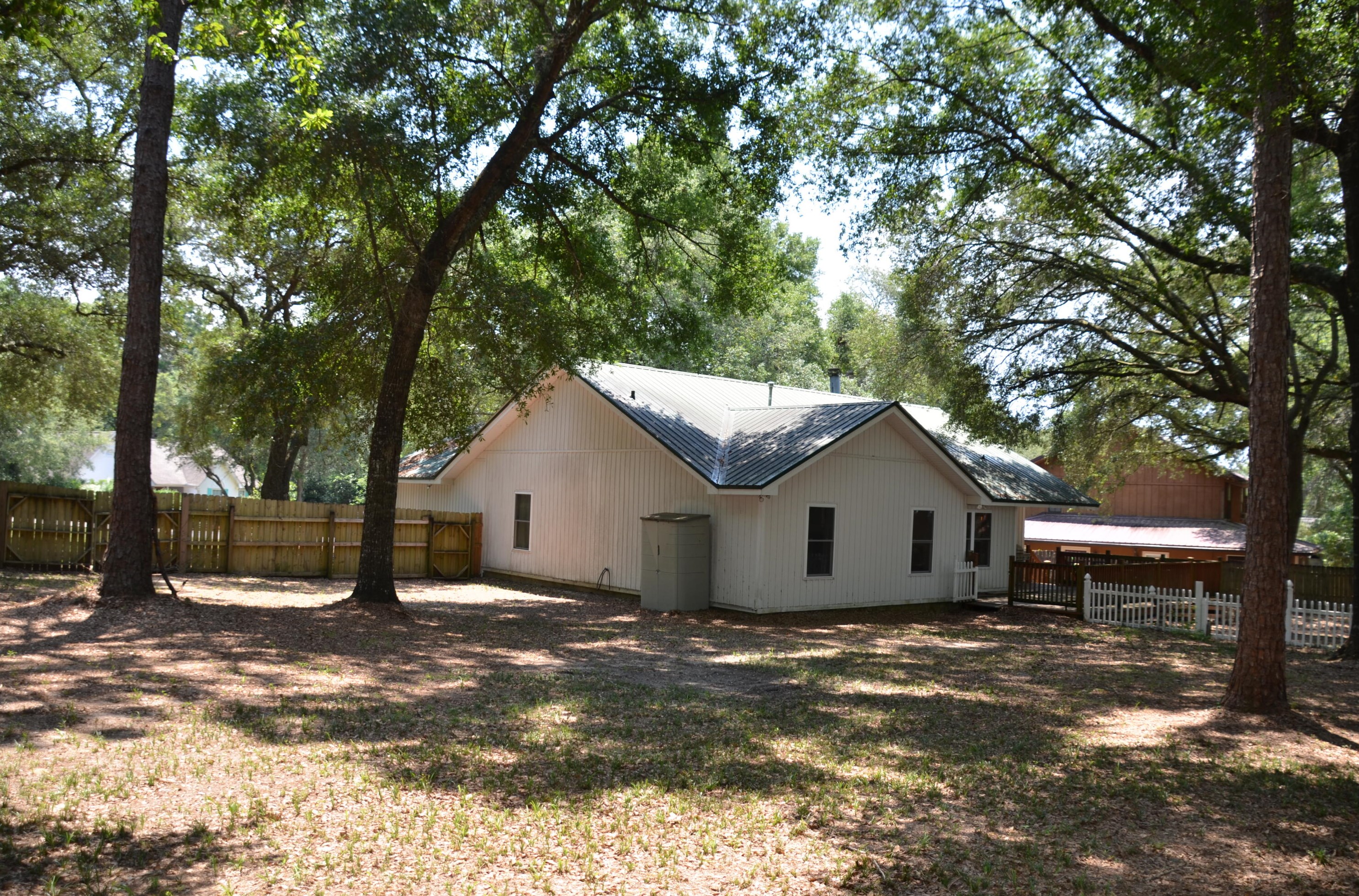 209 Juniper Ct, Crestview FL  32539-8308 exterior
