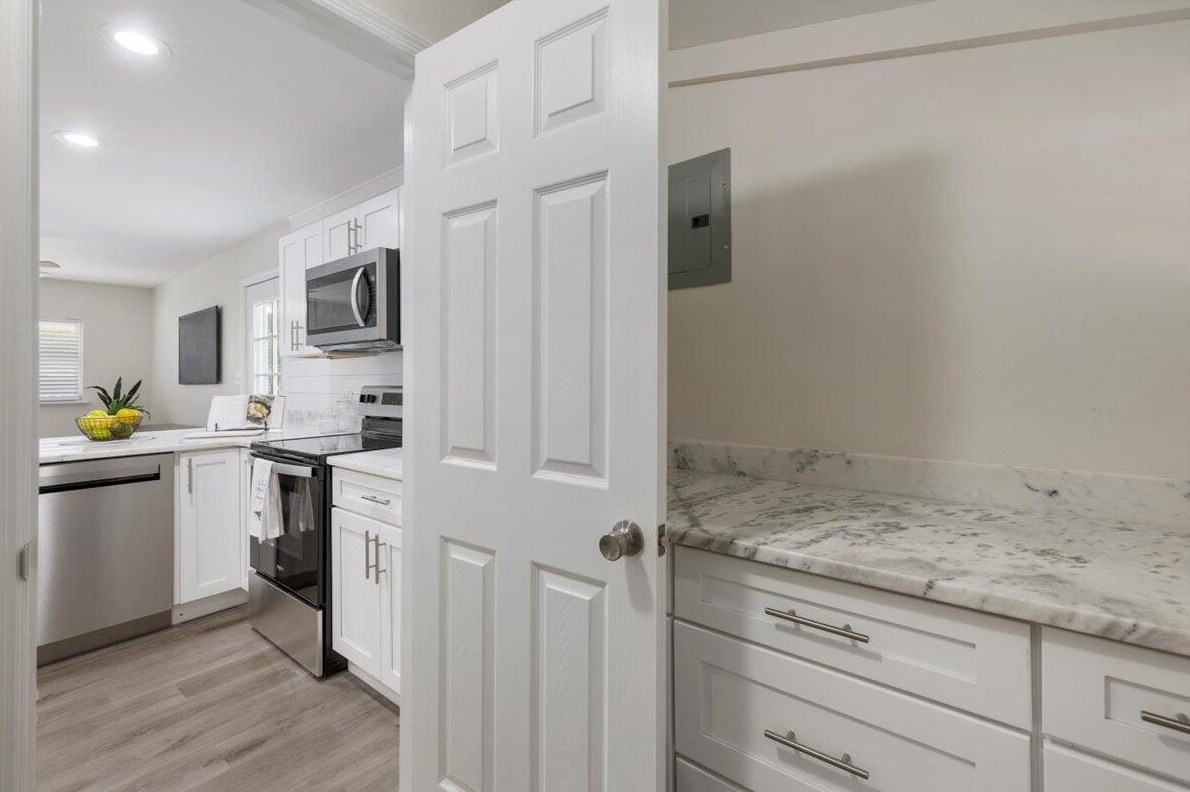 17 Mary Esther Dr, Mary Esther FL  32569-1831 exterior