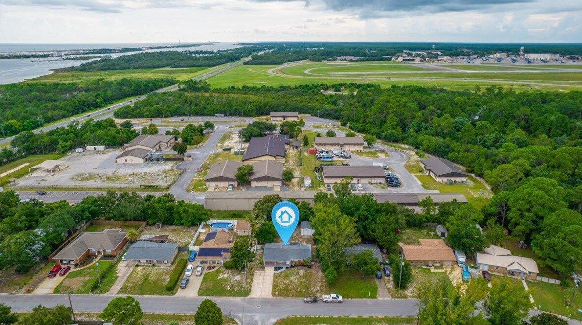 17 Mary Esther Dr, Mary Esther FL  32569-1831 exterior