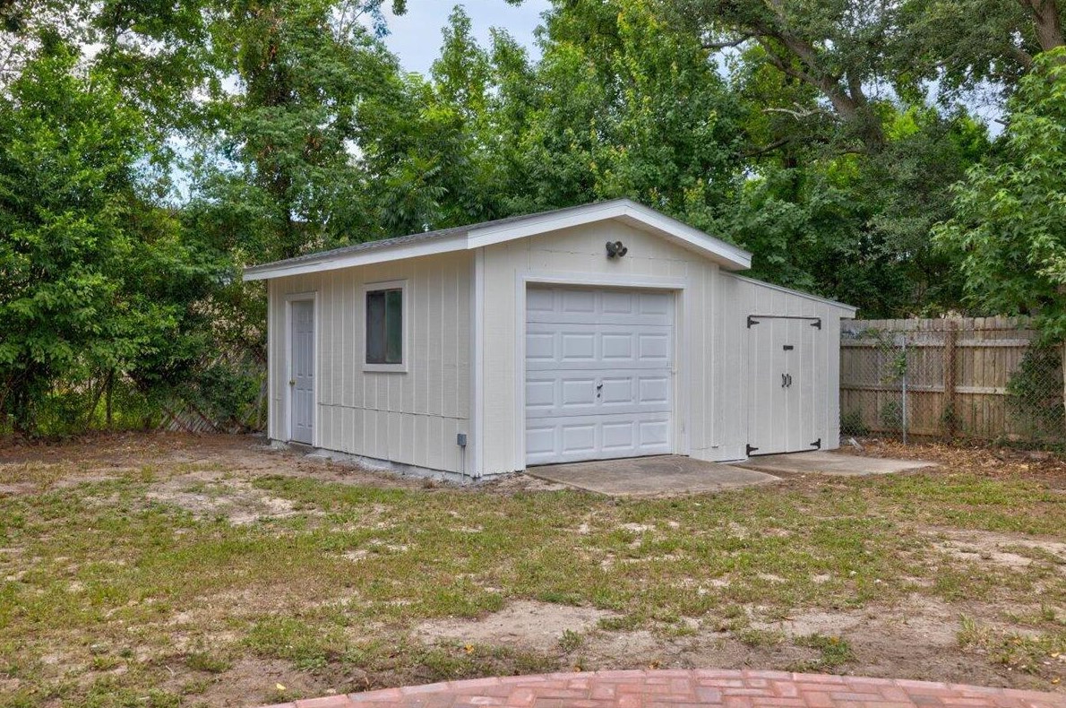 17 Mary Esther Dr, Mary Esther FL  32569-1831 exterior