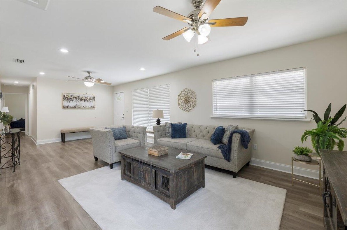 17 Mary Esther Dr, Mary Esther FL  32569-1831 exterior