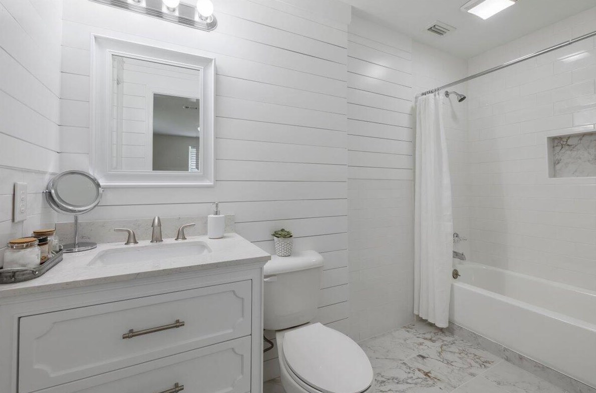 17 Mary Esther Dr, Mary Esther FL  32569-1831 exterior