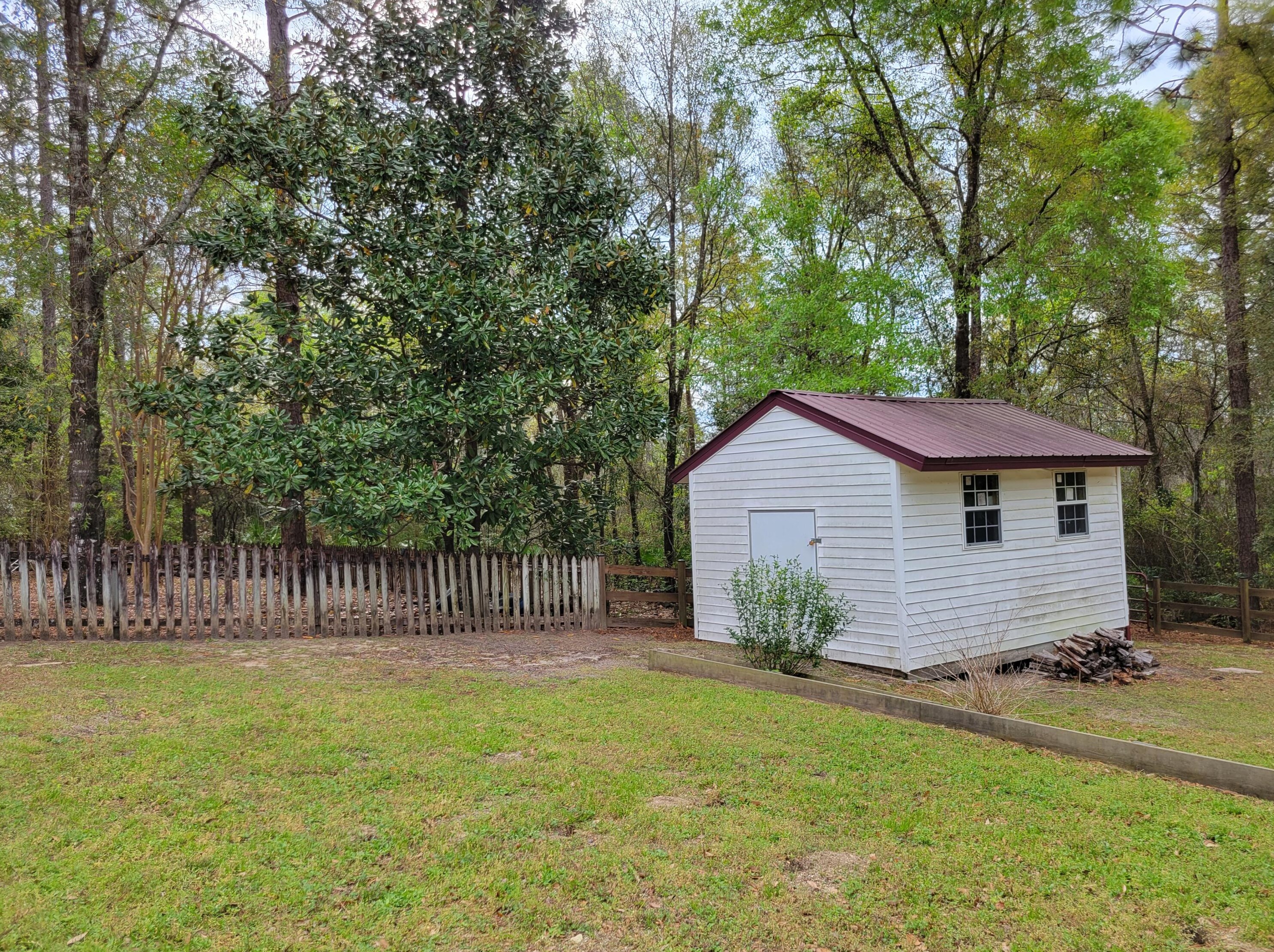 525 Shoal River Dr, Crestview FL  32539-8359 exterior