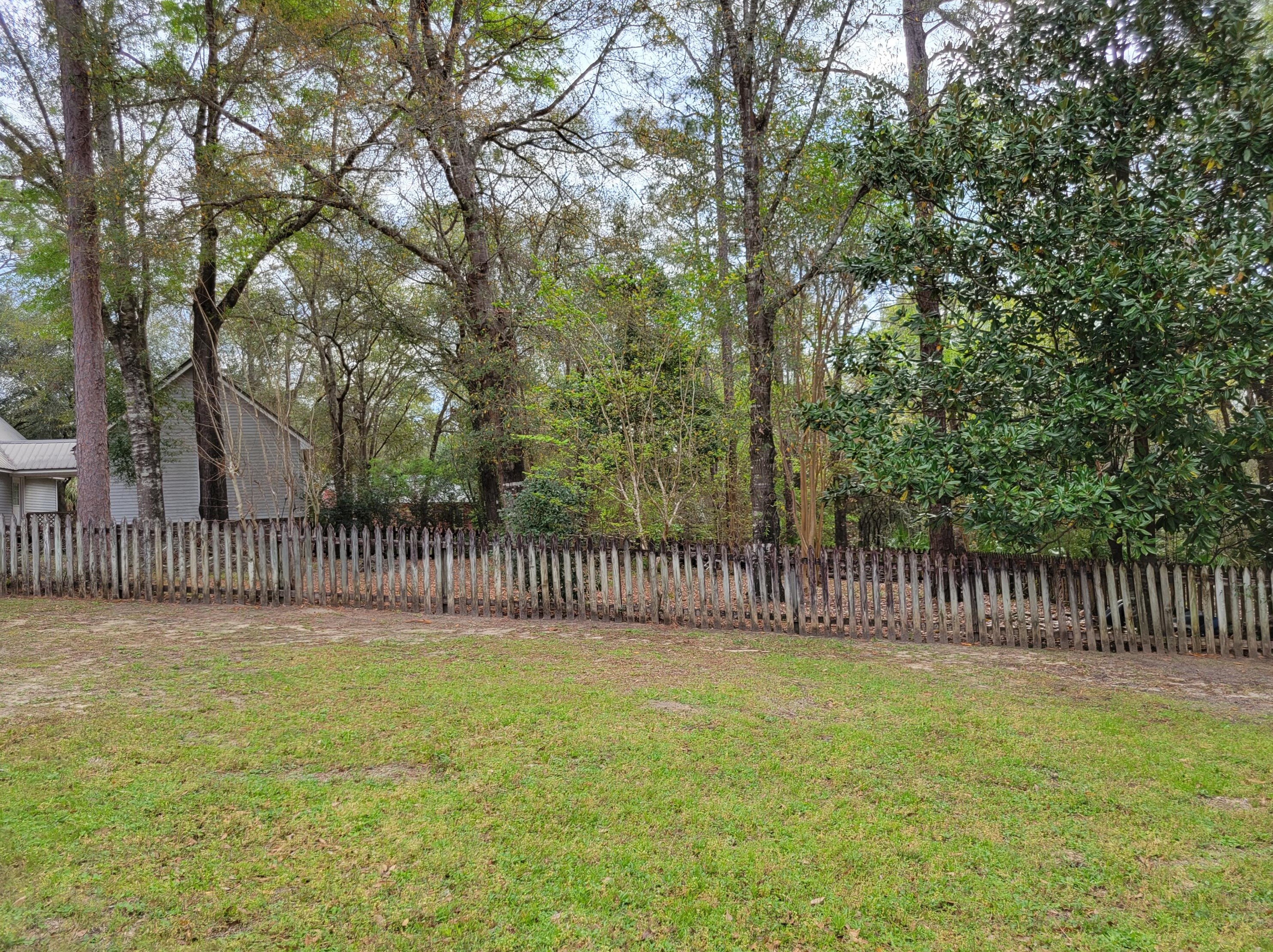 525 Shoal River Dr, Crestview FL  32539-8359 exterior