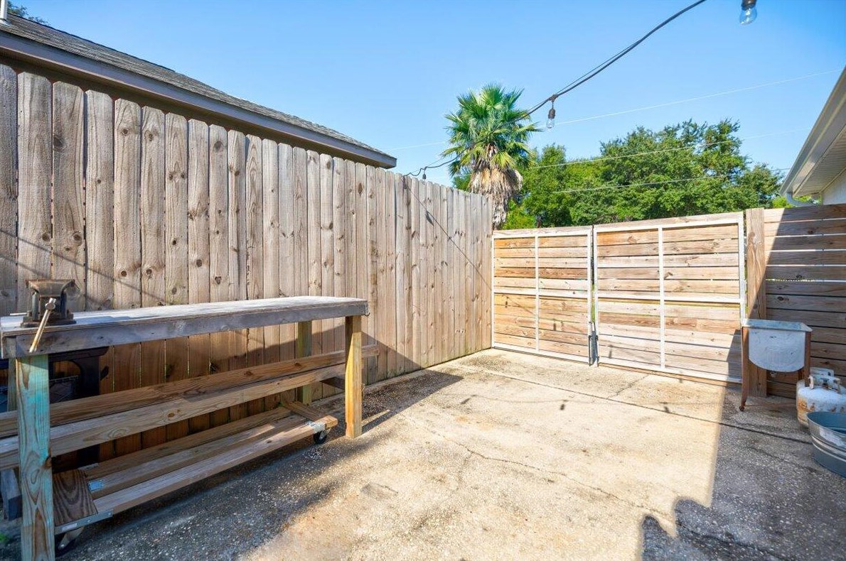 504 First Ave, Destin FL  32541-1702 exterior