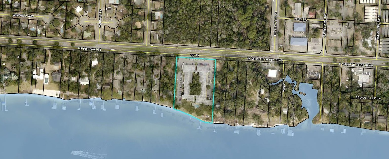 209 Miracle Strip Pkwy, Mary Esther FL  32569-1941 exterior