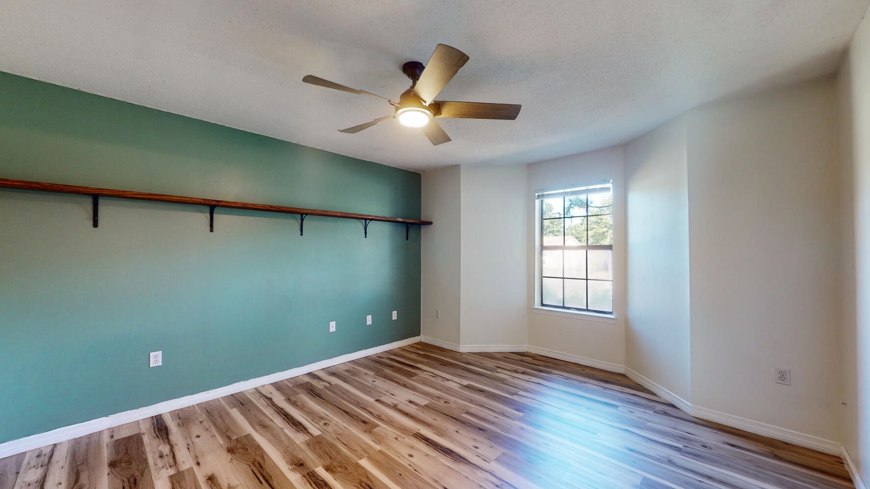 259 Grand Prix Dr, Crestview FL  32536-9296 exterior