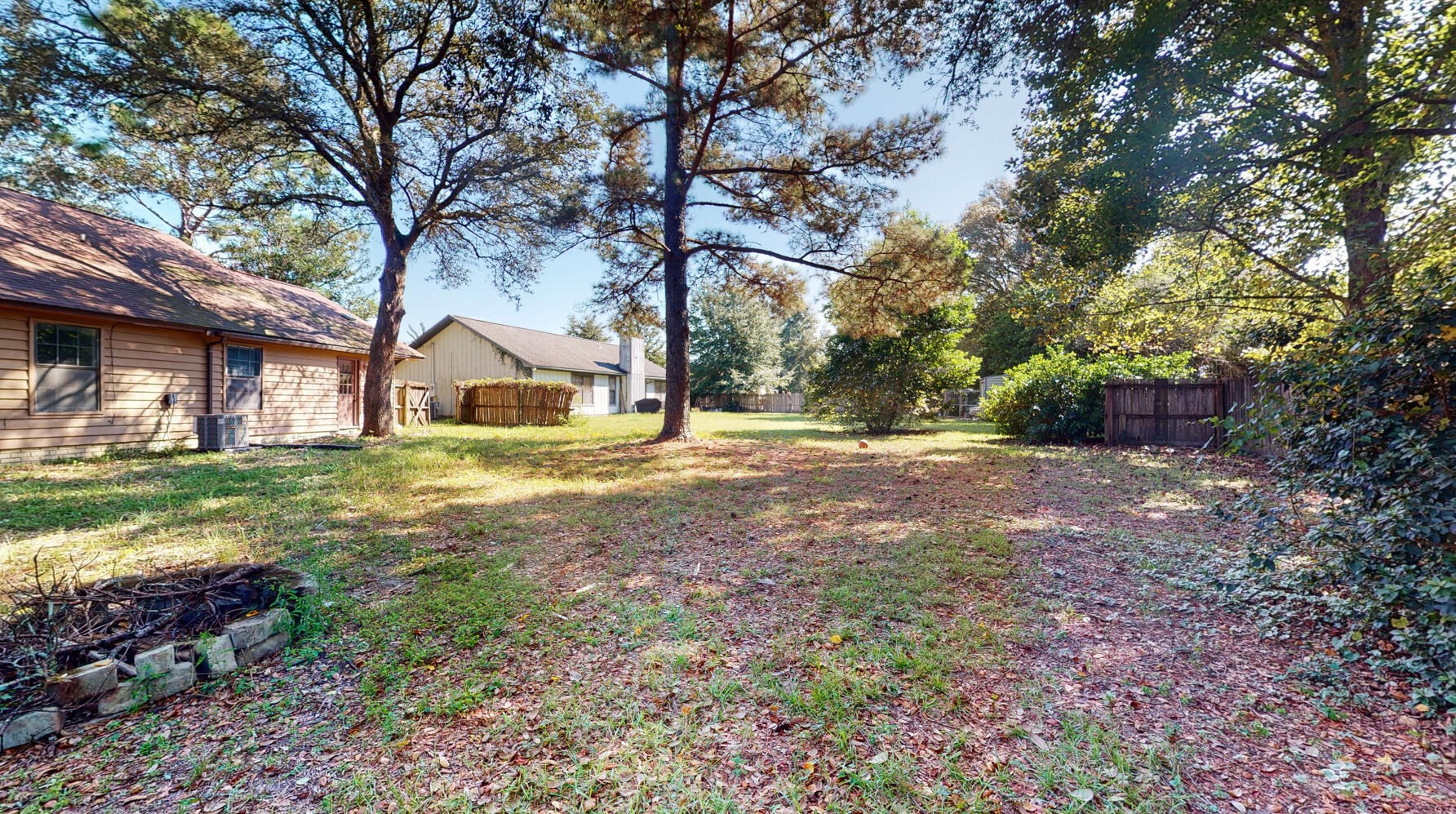 259 Grand Prix Dr, Crestview FL  32536-9296 exterior