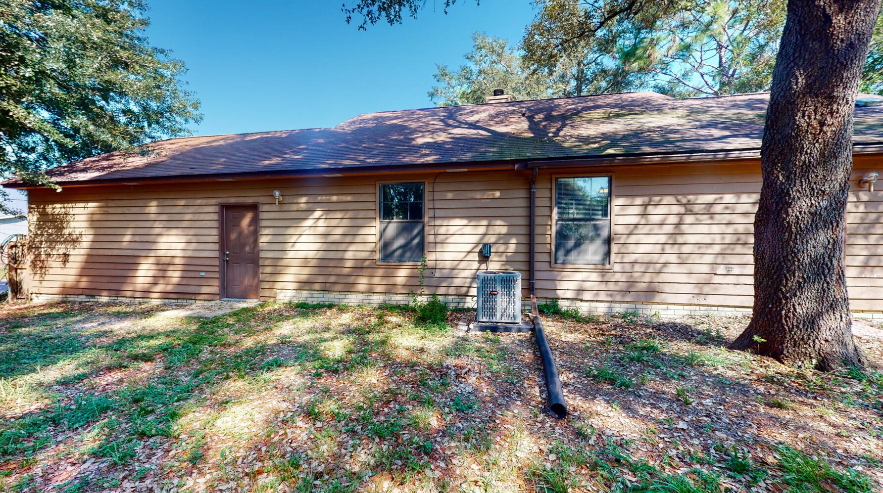 259 Grand Prix Dr, Crestview FL  32536-9296 exterior