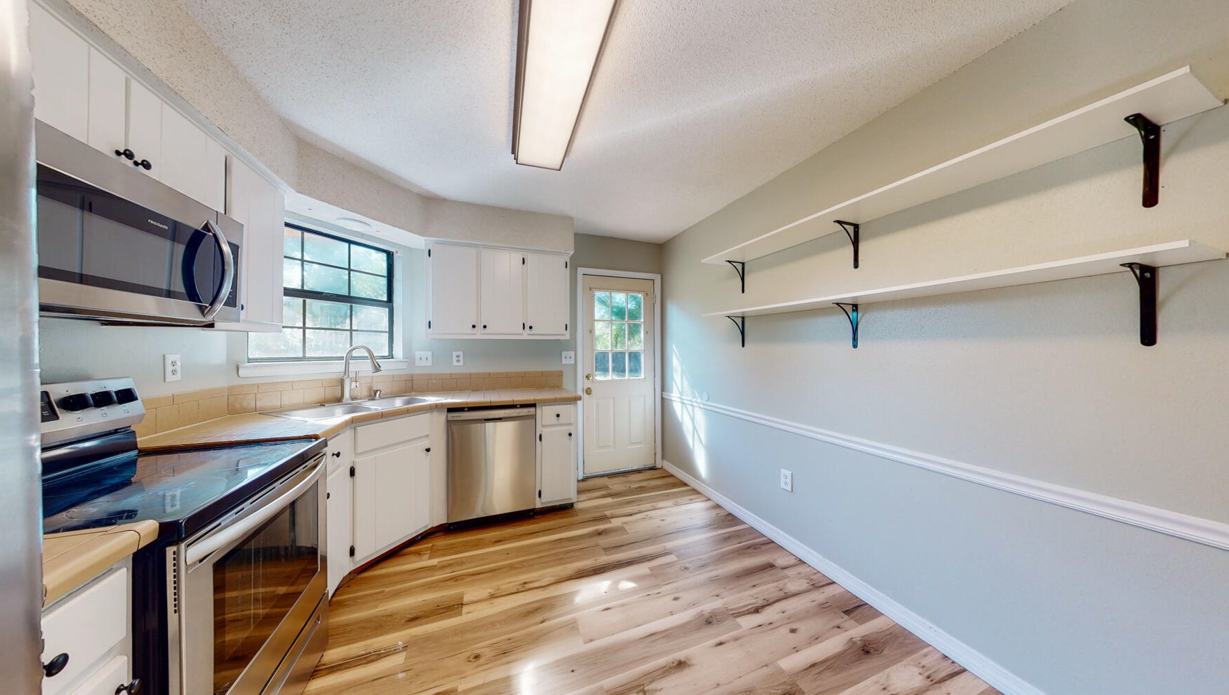 259 Grand Prix Dr, Crestview FL  32536-9296 exterior