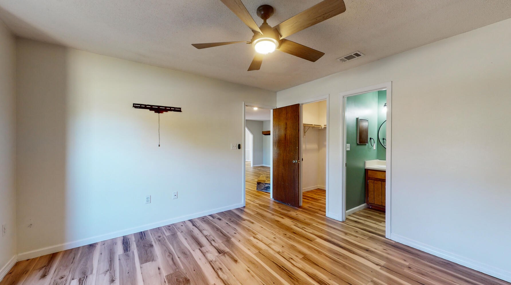 259 Grand Prix Dr, Crestview FL  32536-9296 exterior