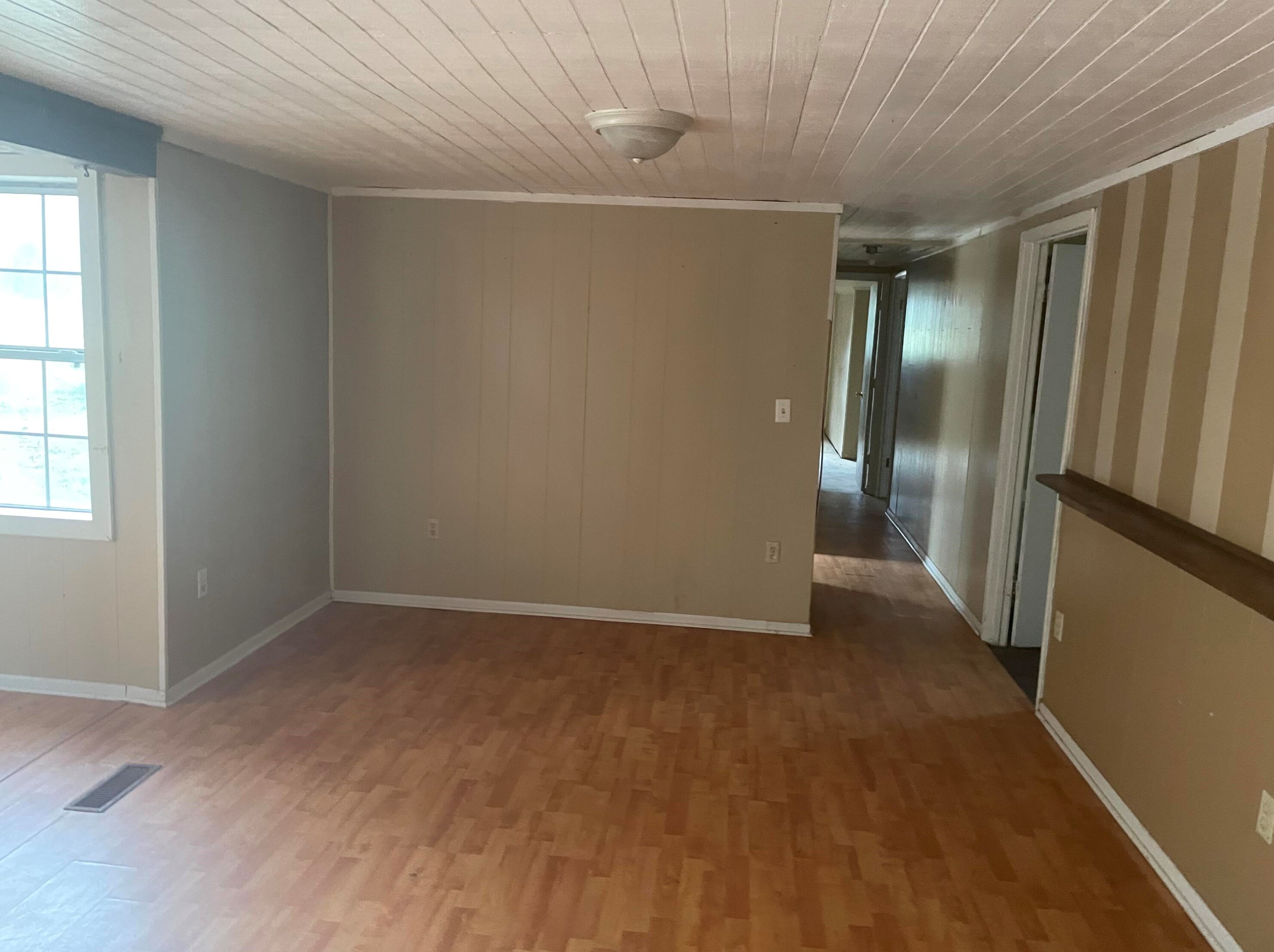 1604 River Rd, Caryville FL  32427-2028 exterior