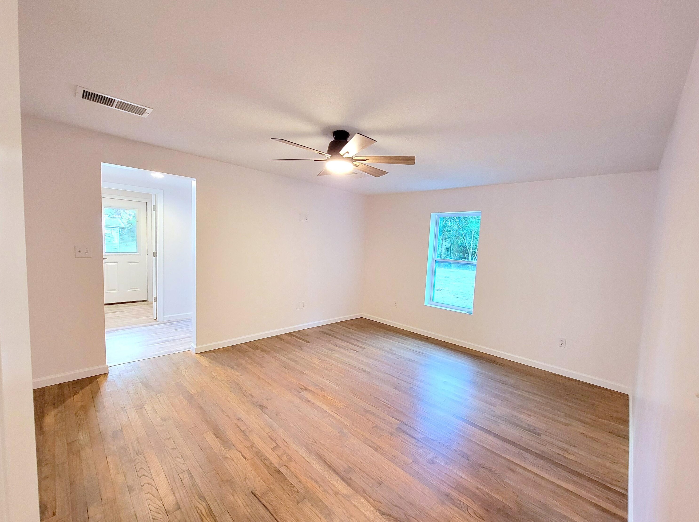 559 Robinson Ave, Crestview FL  32539-4623 exterior