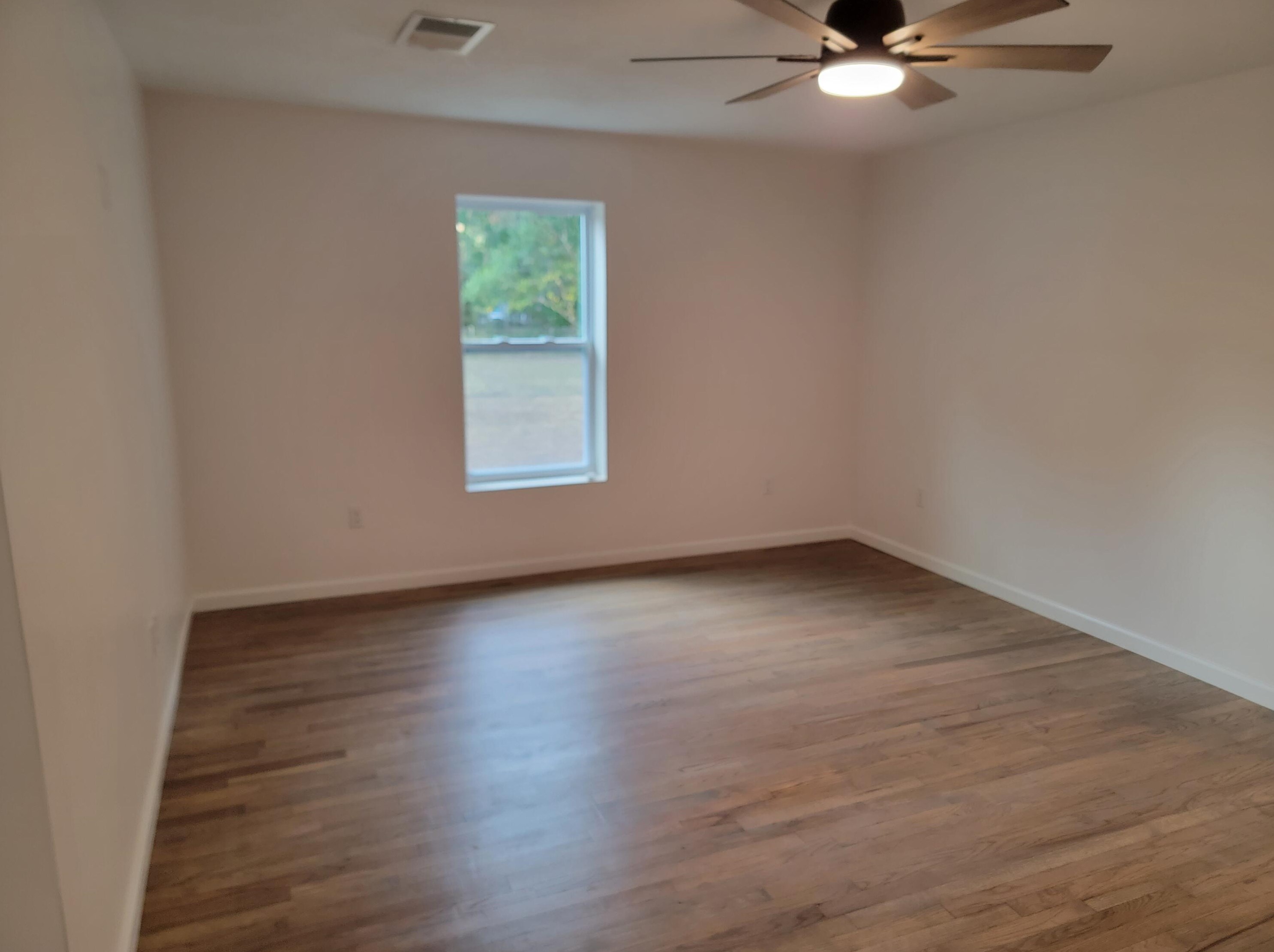 559 Robinson Ave, Crestview FL  32539-4623 exterior