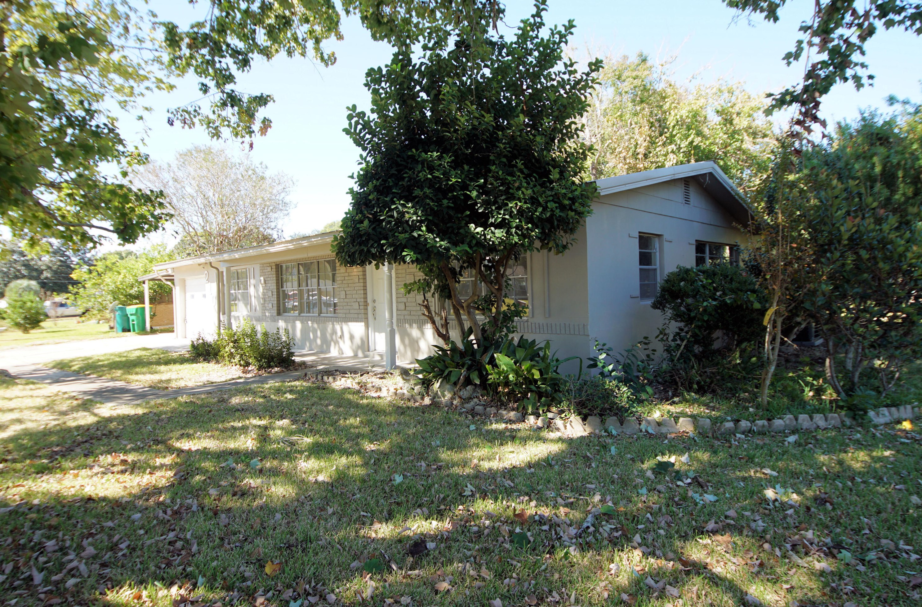 210 Lorraine Dr, Mary Esther FL  32569-1820 exterior