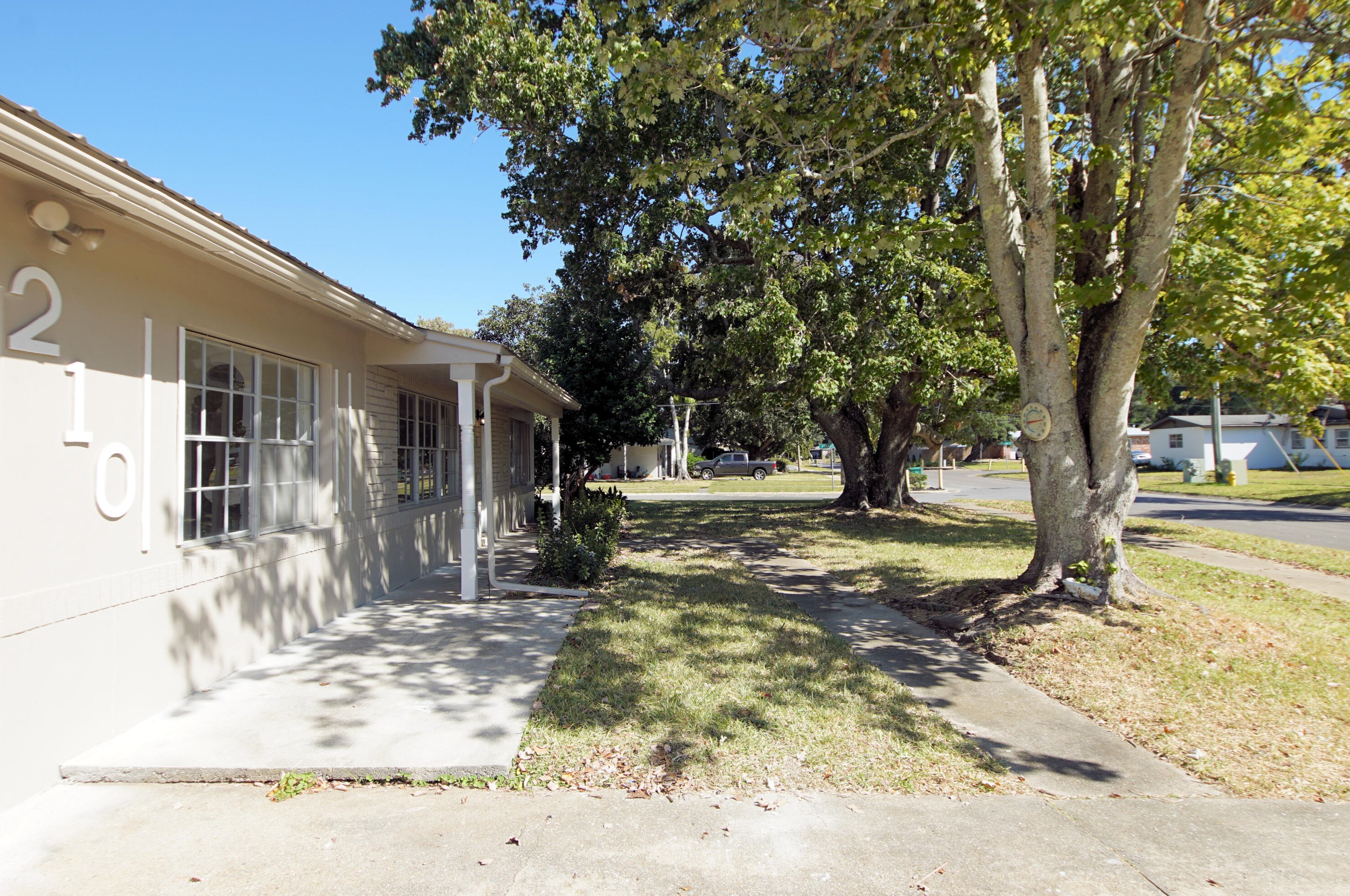 210 Lorraine Dr, Mary Esther FL  32569-1820 exterior