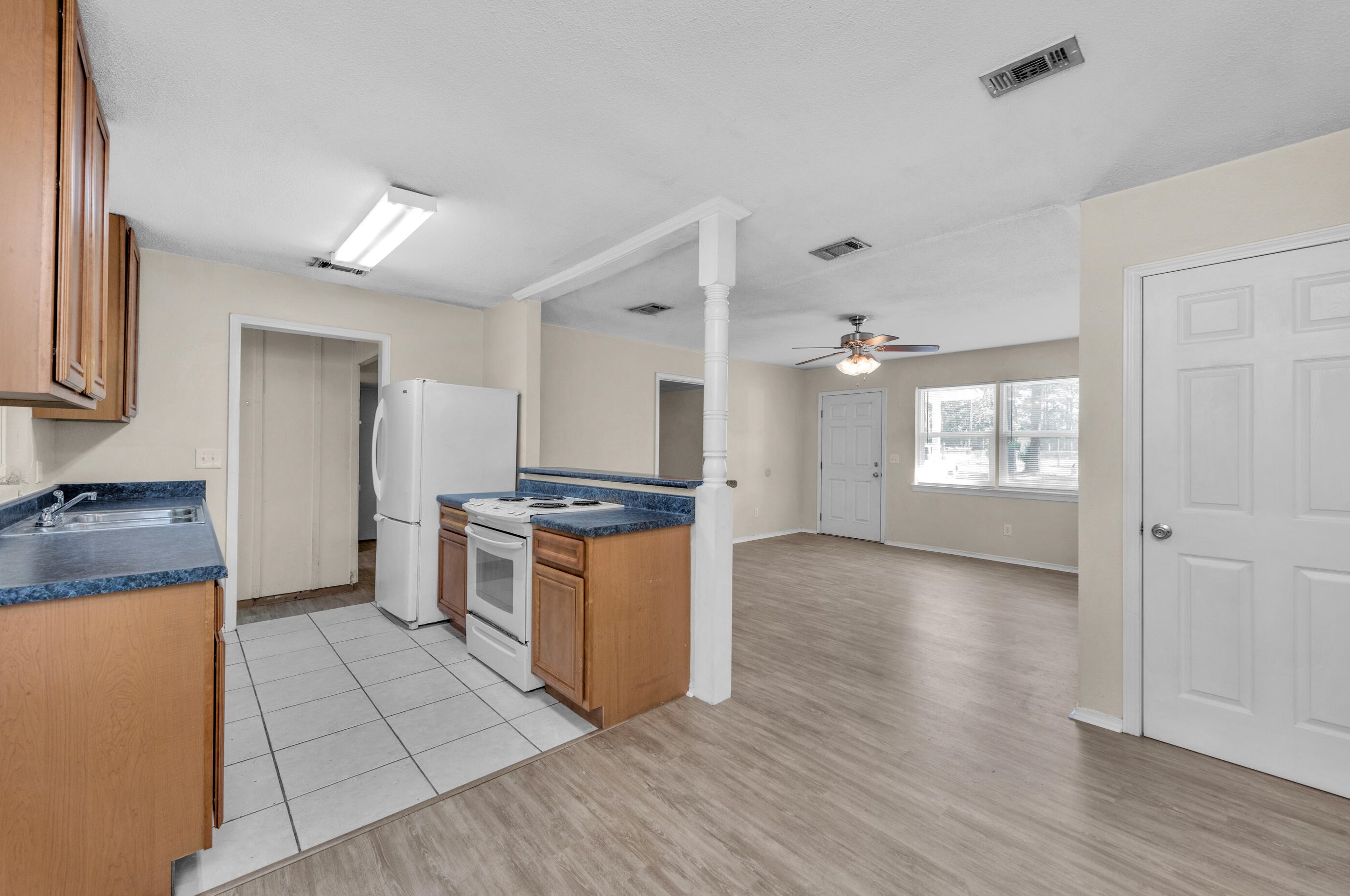 36 Memorial Pkwy, Fort Walton Beach FL  32548-4649 exterior