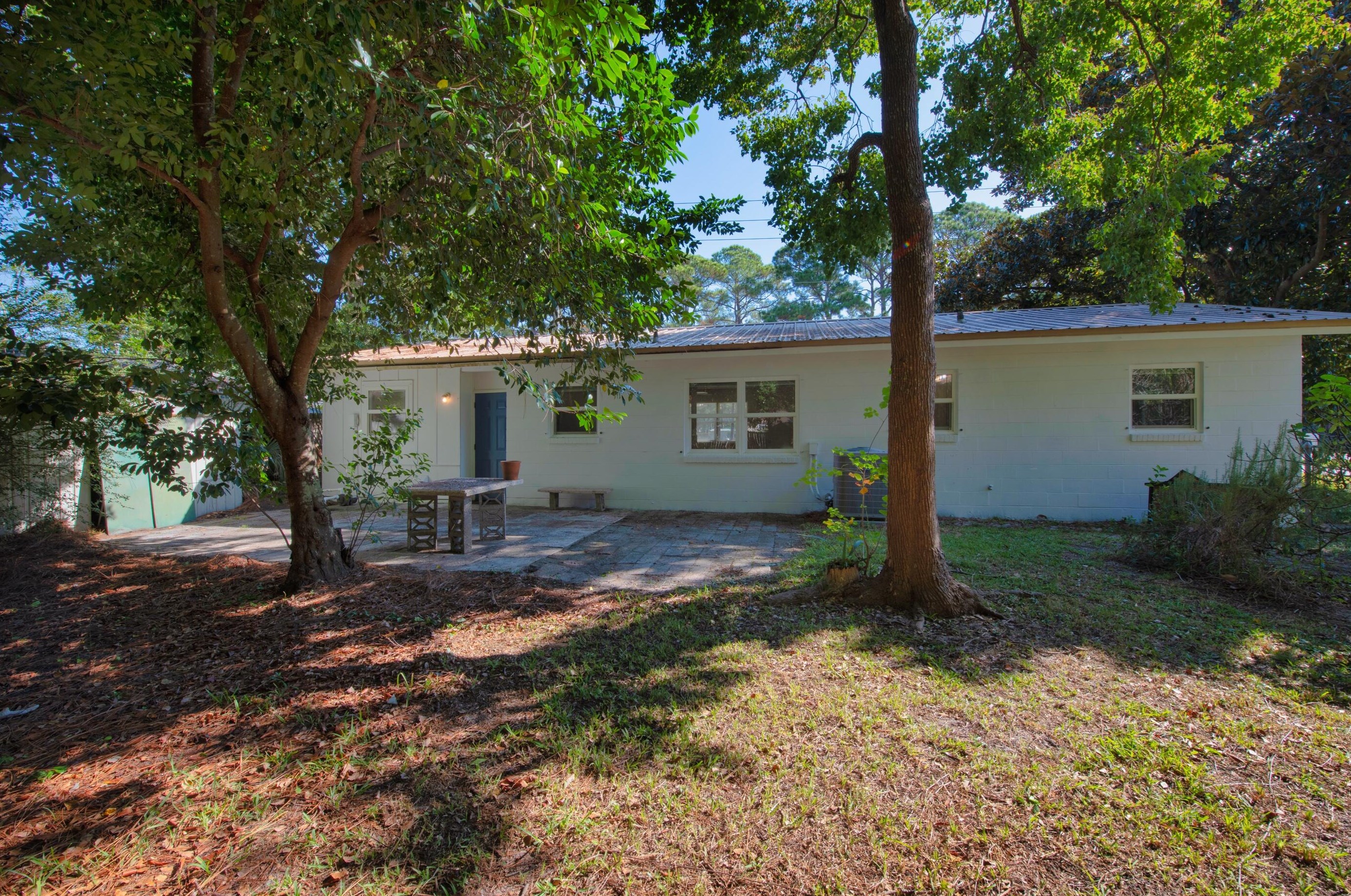 36 Memorial Pkwy, Fort Walton Beach FL  32548-4649 exterior