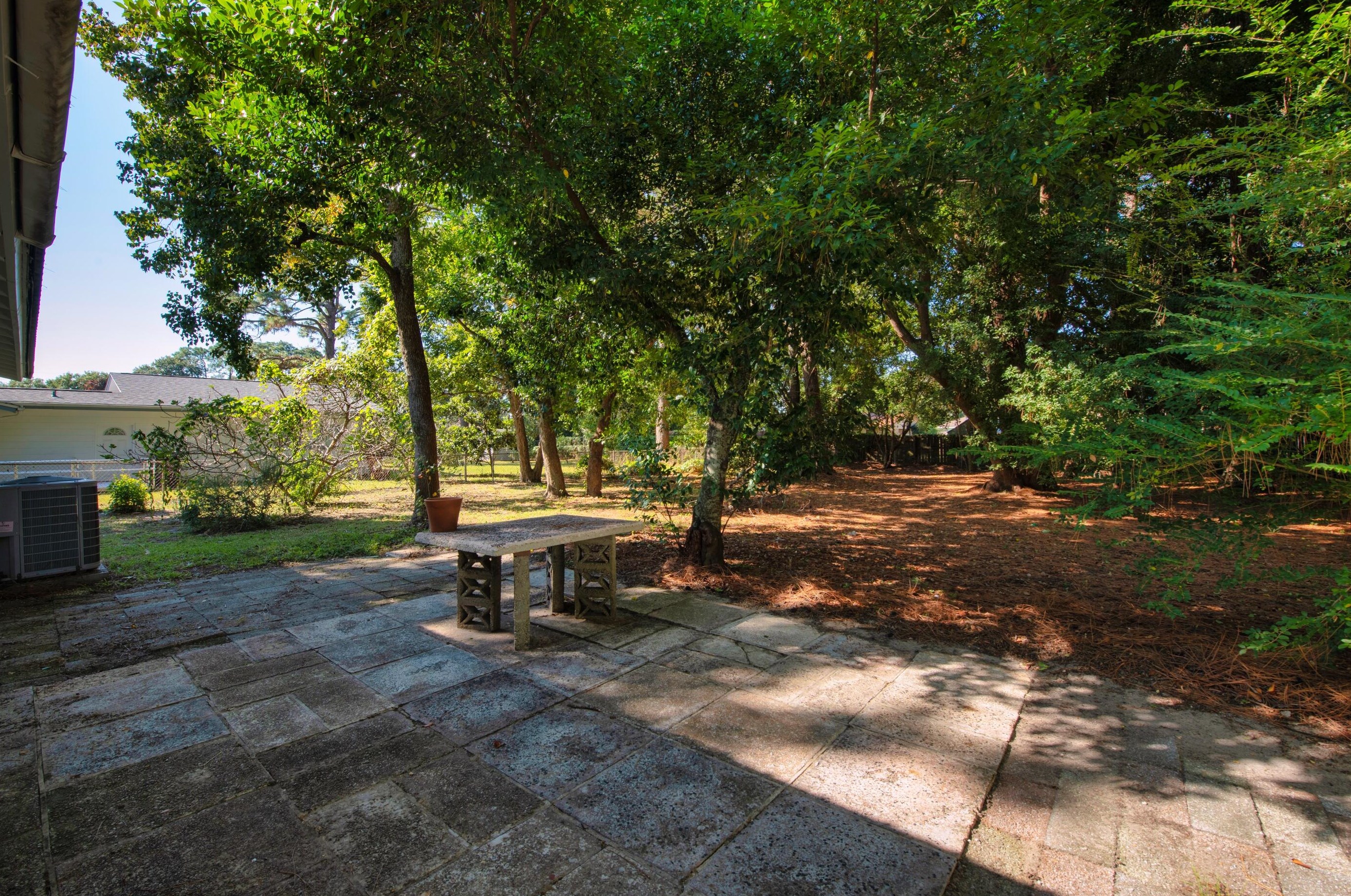 36 Memorial Pkwy, Fort Walton Beach FL  32548-4649 exterior