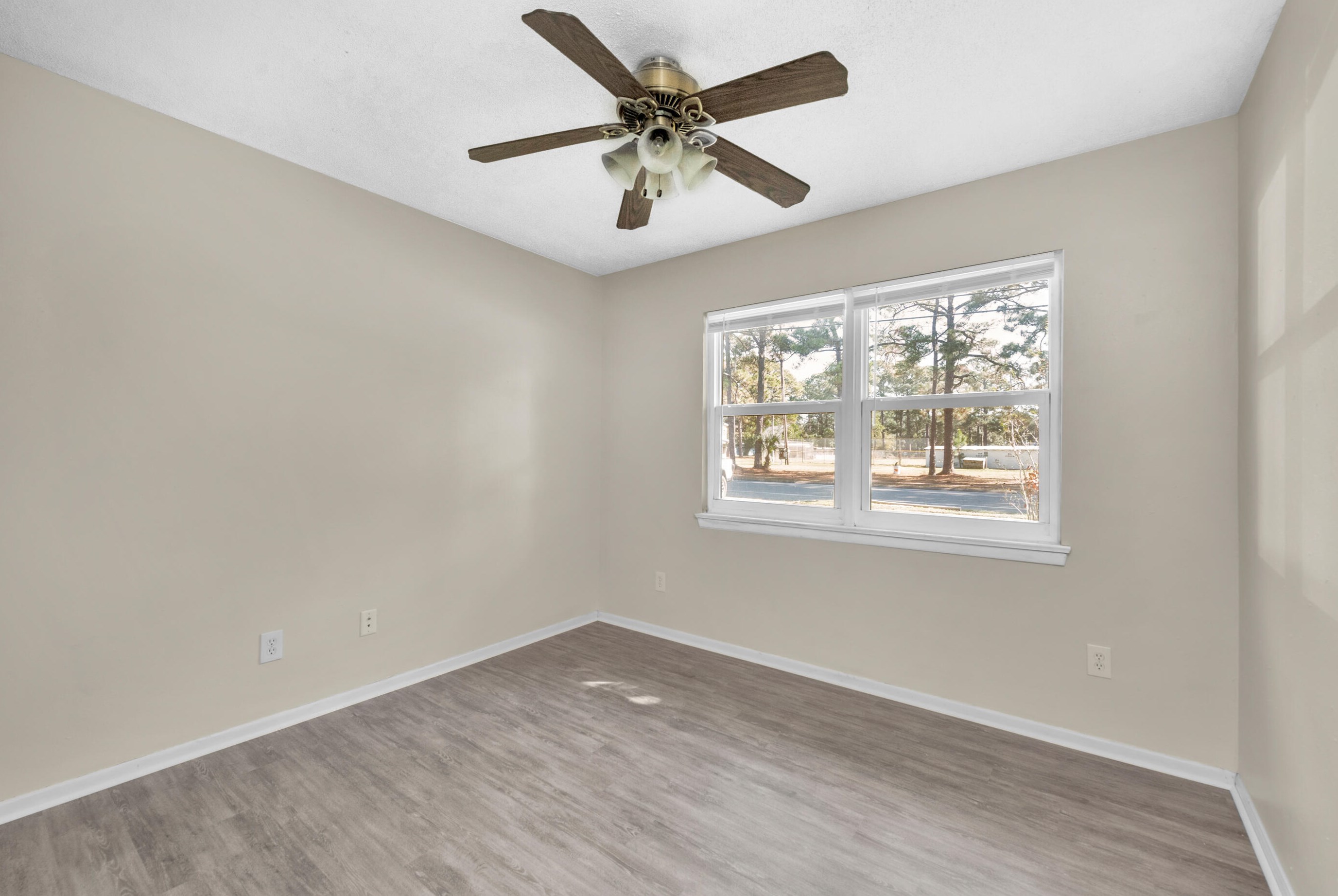 36 Memorial Pkwy, Fort Walton Beach FL  32548-4649 exterior