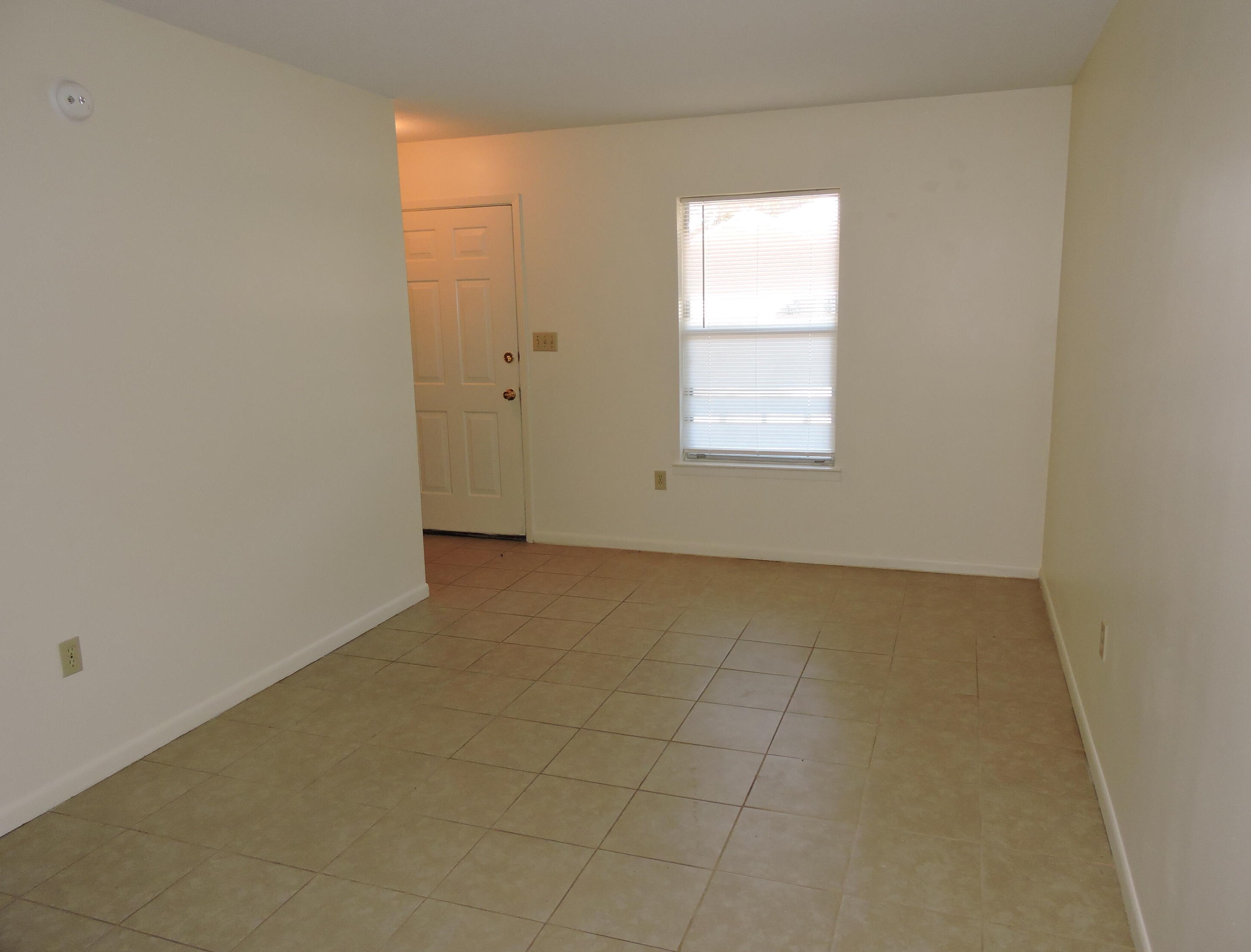 105 Hampton Dr, Crestview FL  32539-3225 exterior