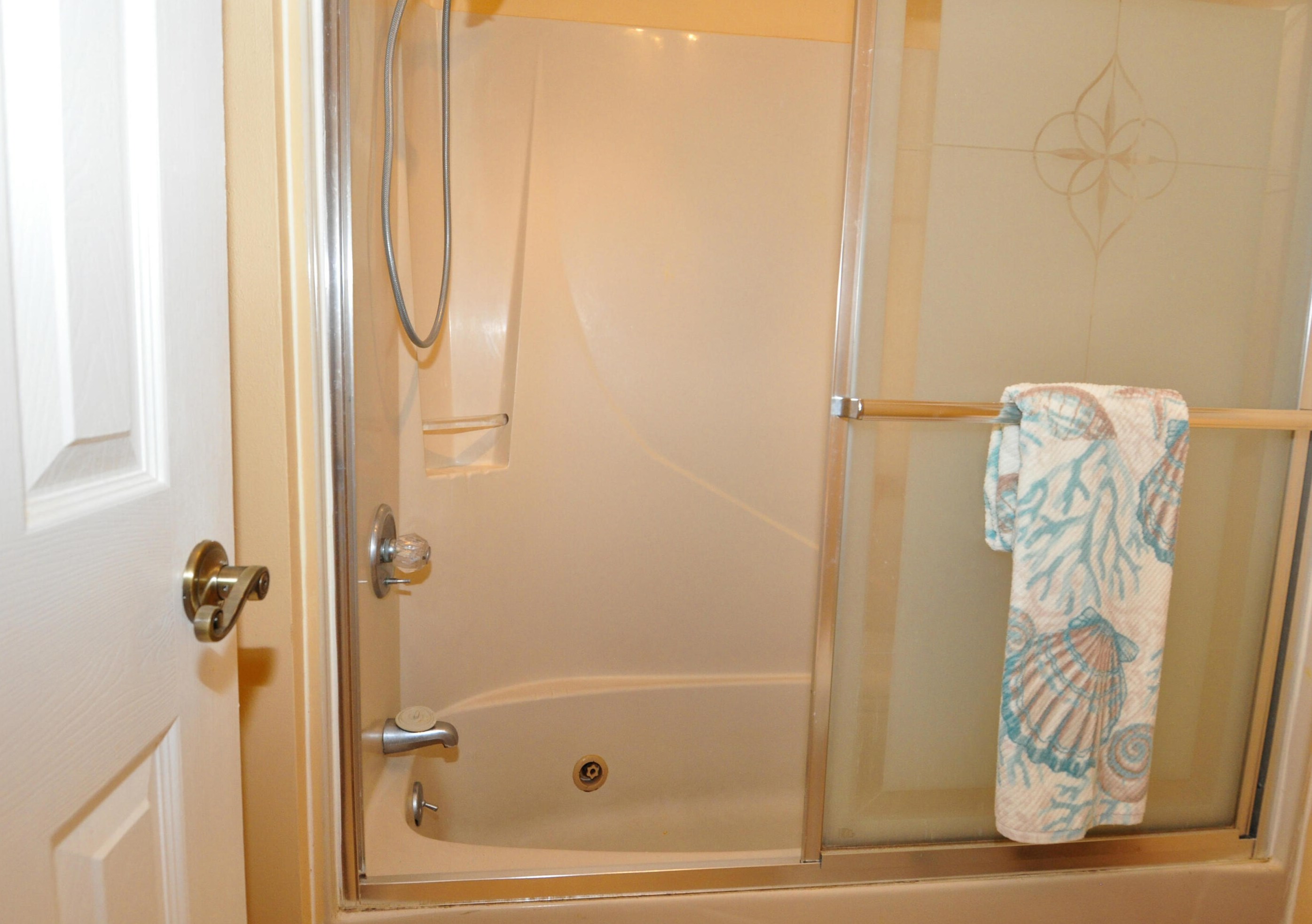 8501 Lagoon Dr, Panama City FL  32408-4503 exterior