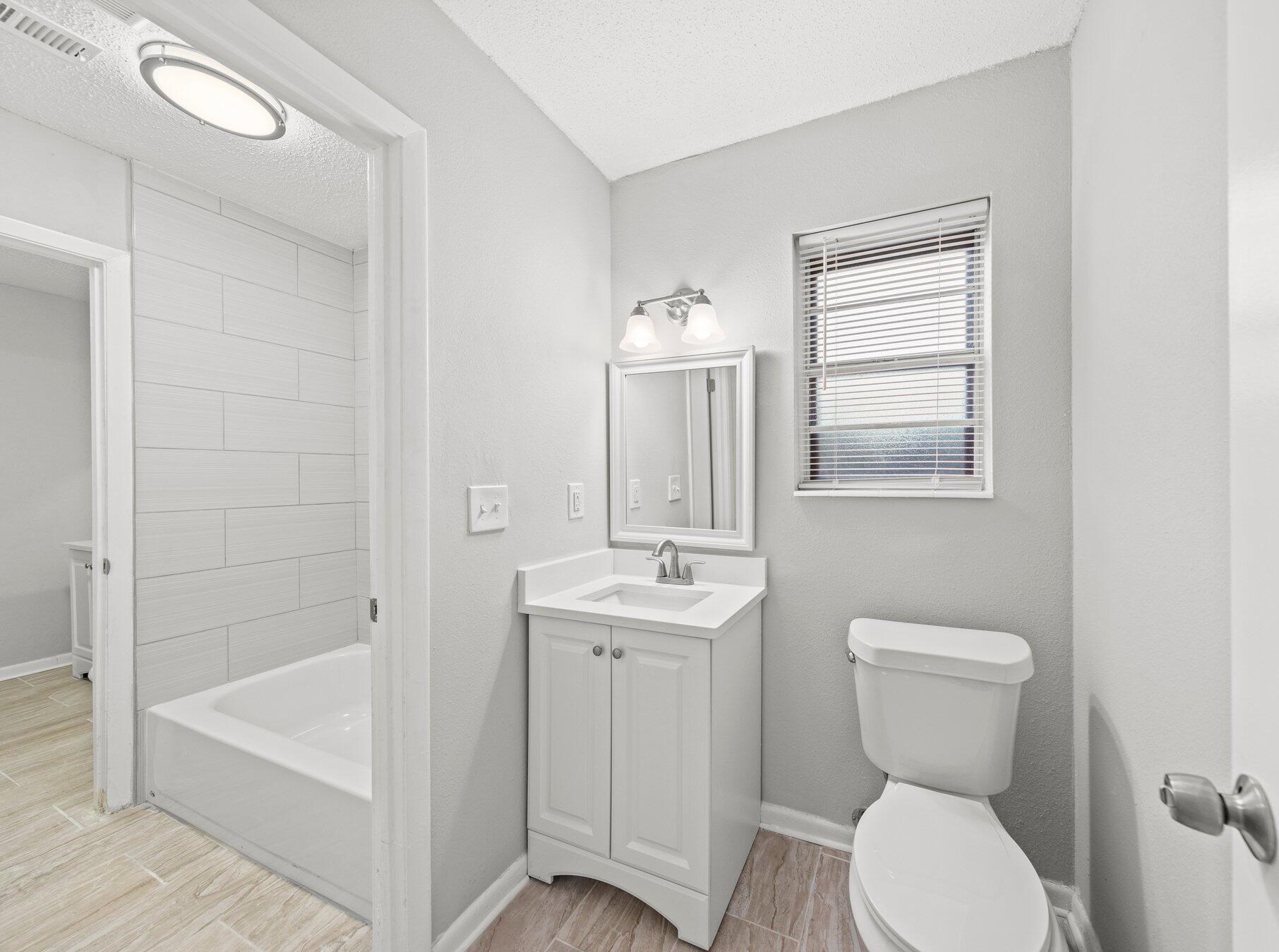 100 Graham Ct, Fort Walton Beach FL  32548-6411 exterior