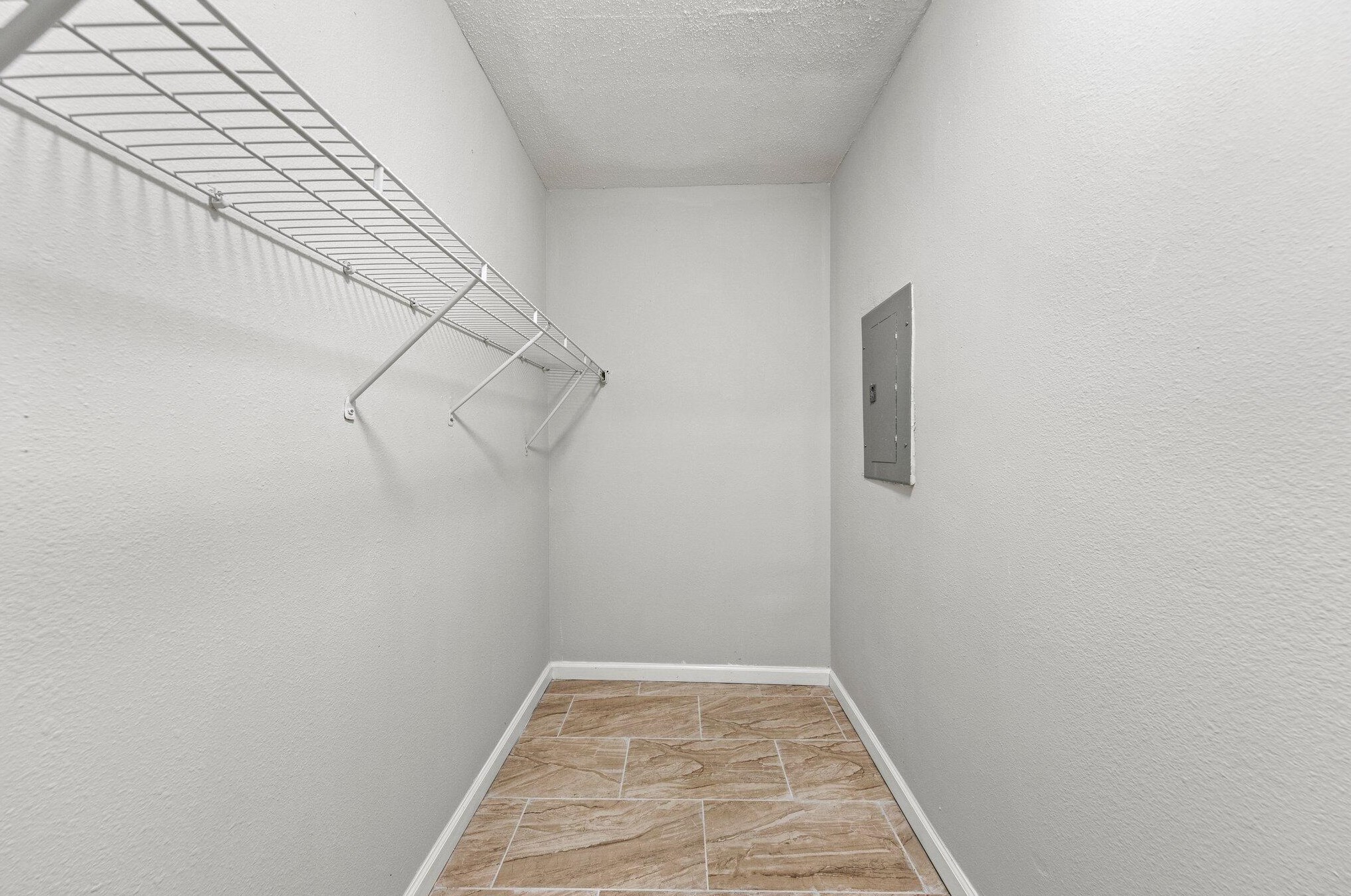 100 Graham Ct, Fort Walton Beach FL  32548-6411 exterior