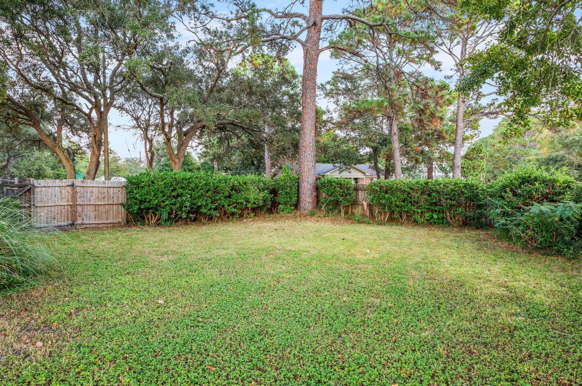 100 Graham Ct, Fort Walton Beach FL  32548-6411 exterior