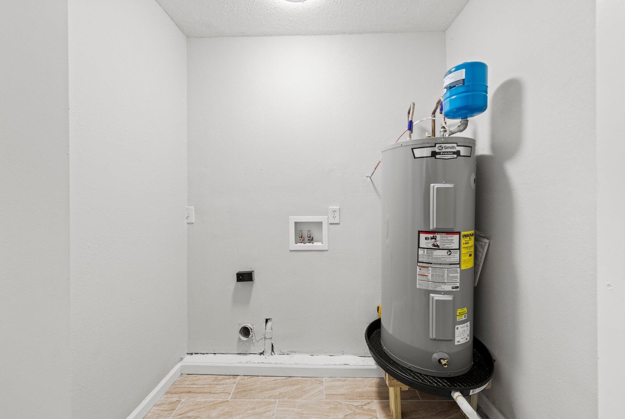 100 Graham Ct, Fort Walton Beach FL  32548-6411 exterior