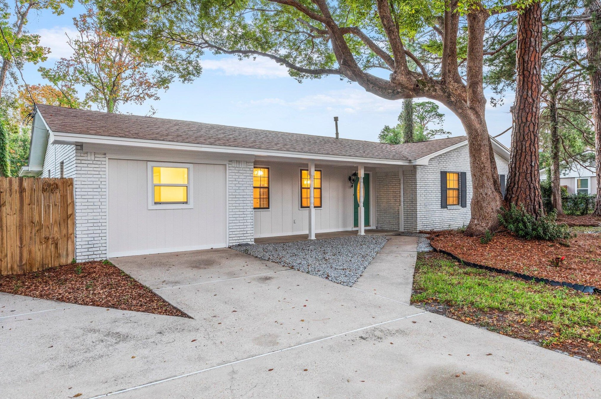 100 Graham Ct, Fort Walton Beach FL  32548-6411 exterior