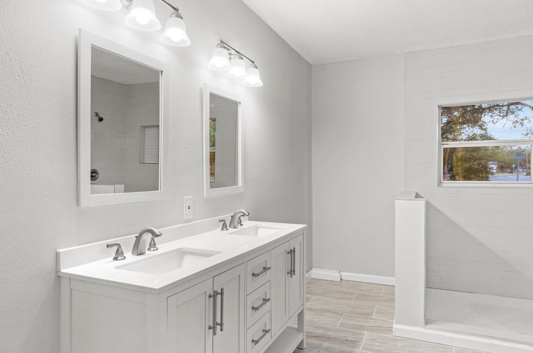 100 Graham Ct, Fort Walton Beach FL  32548-6411 exterior