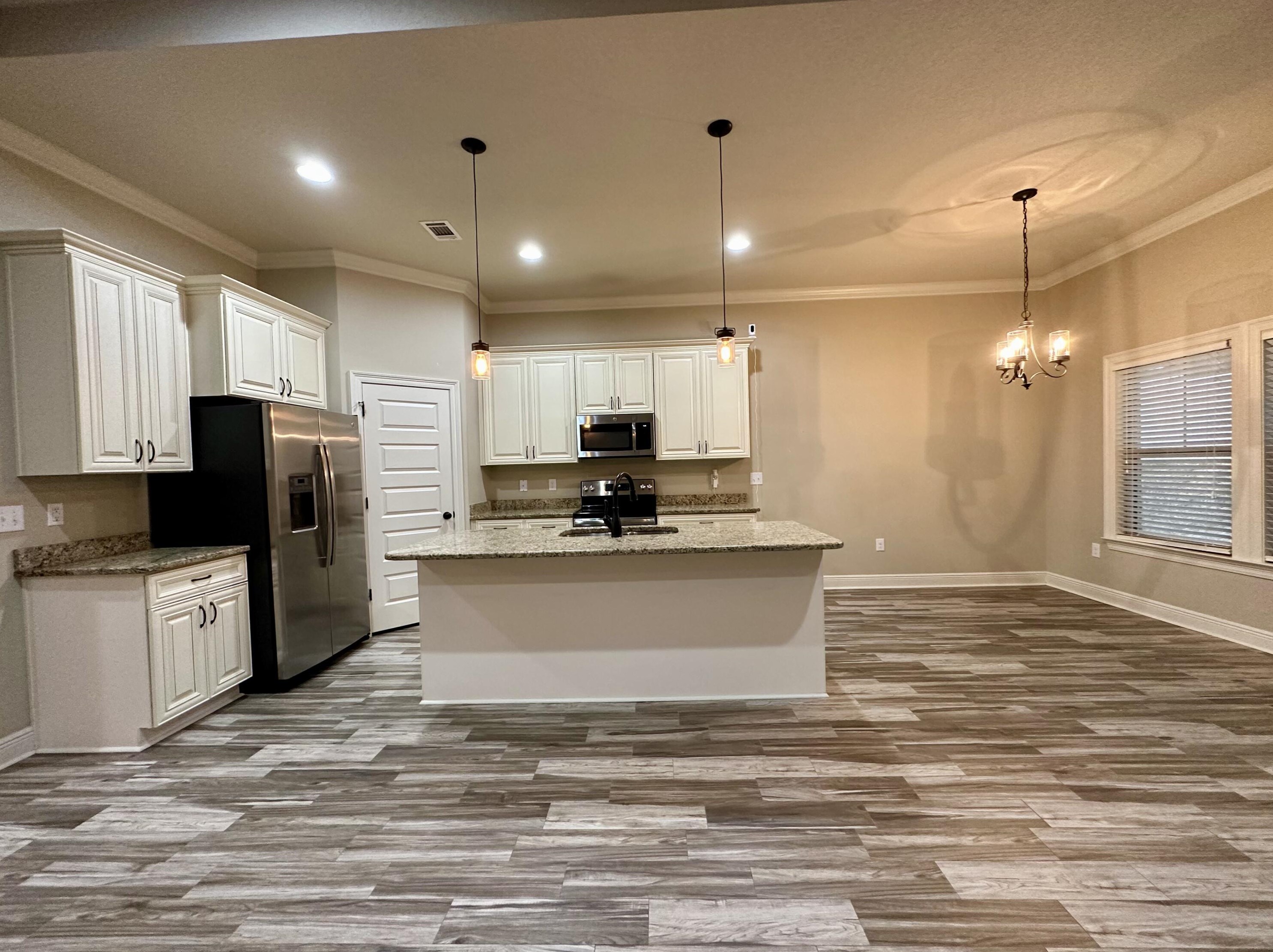 424 Shoal River Dr, Crestview FL  32539-8372 exterior