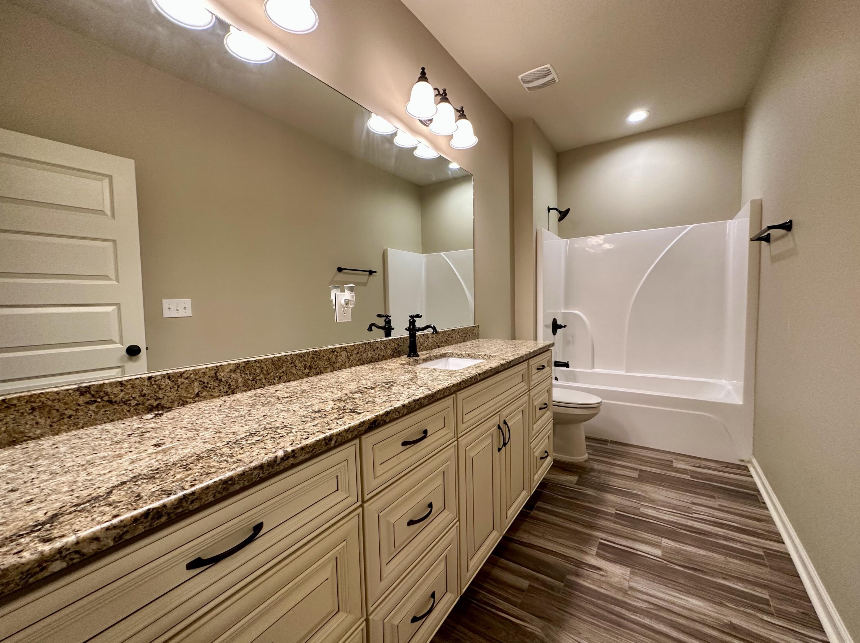 424 Shoal River Dr, Crestview FL  32539-8372 exterior