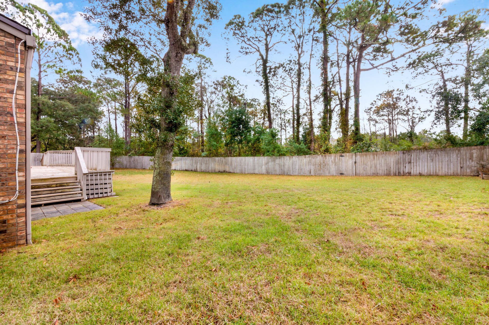 917 Lido Cir, Niceville FL  32578-4404 exterior