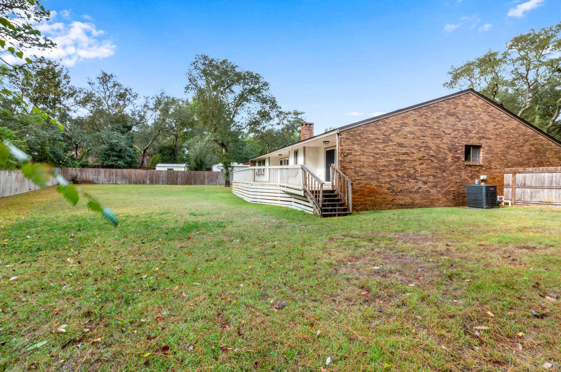 917 Lido Cir, Niceville FL  32578-4404 exterior