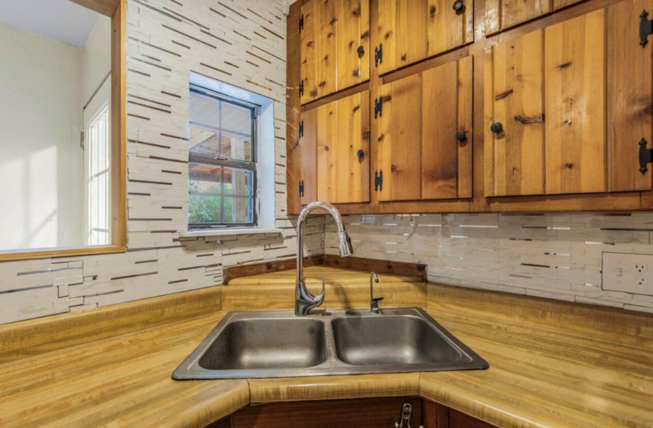 401 Marlowe Dr, Fort Walton Beach FL  32547-2656 exterior