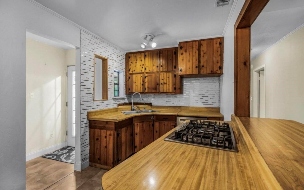 401 Marlowe Dr, Fort Walton Beach FL  32547-2656 exterior