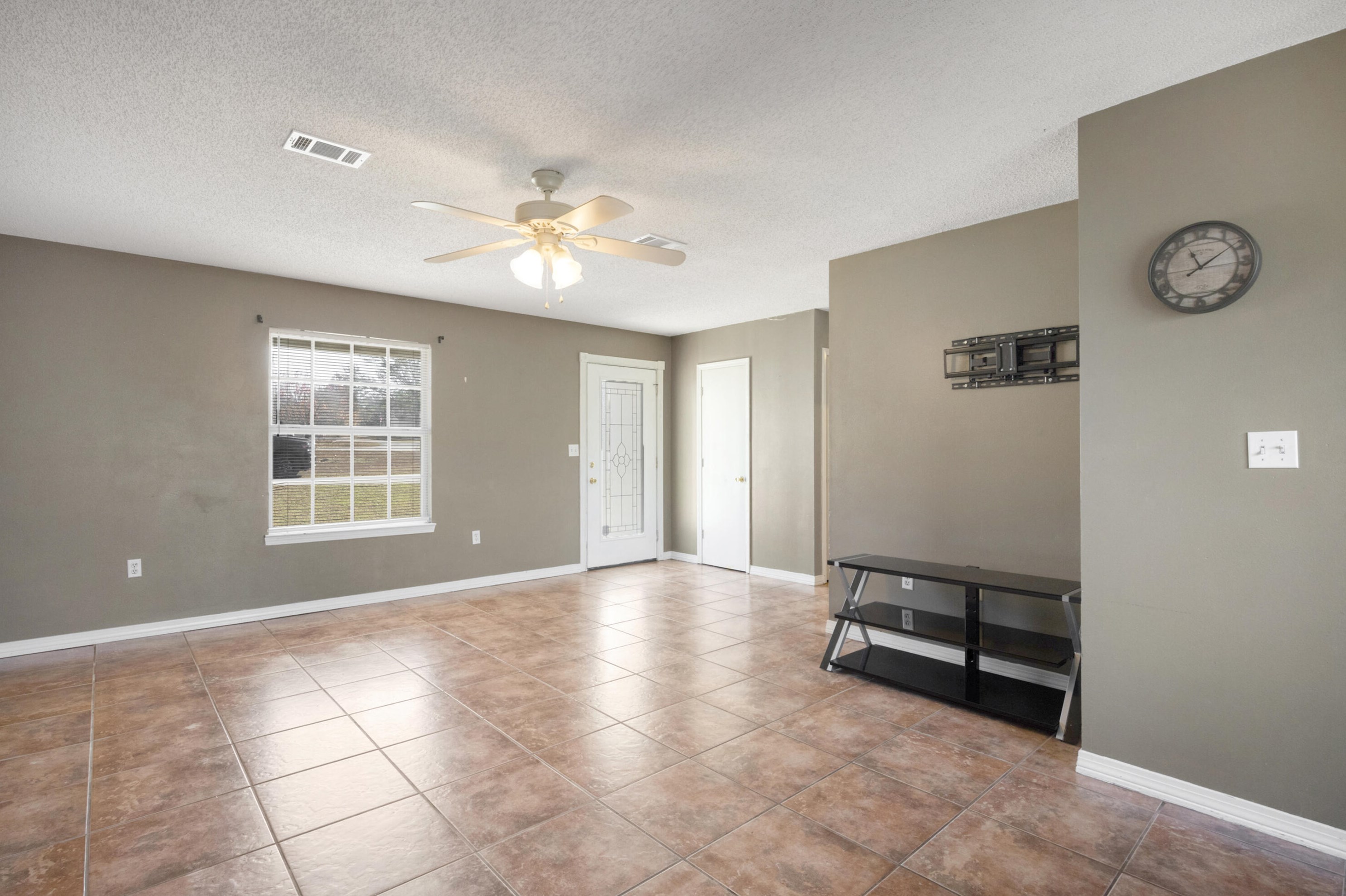 3318 Colonial Ct, Crestview FL  32539-8628 exterior