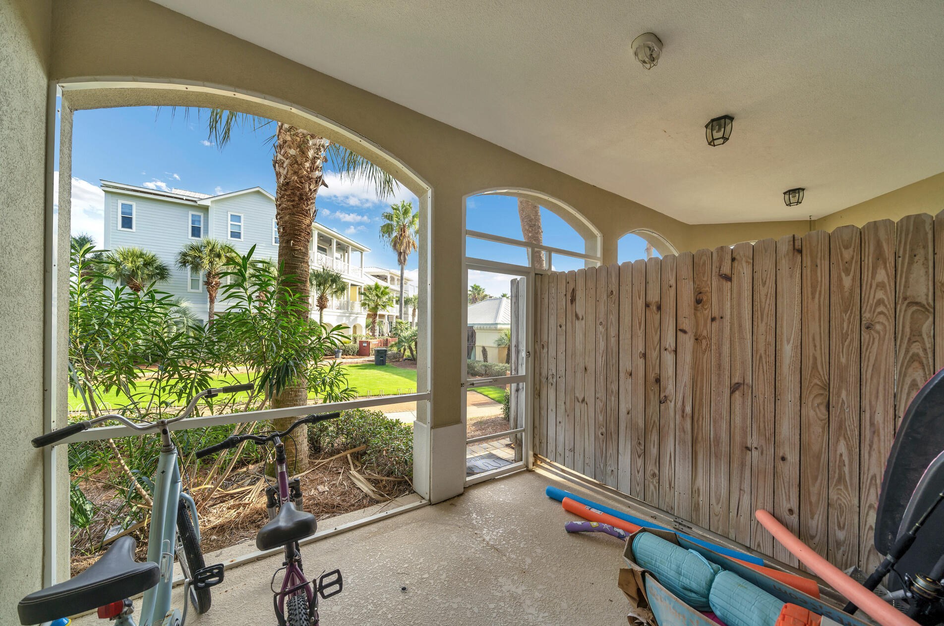 60 Blue Crab Loop, Panama City FL 32413-6154 exterior