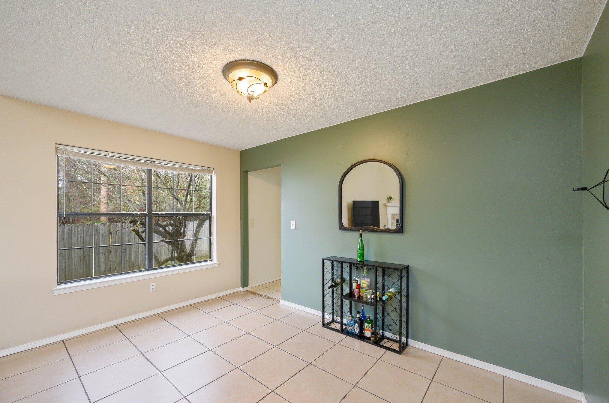 300 Woodland Park Cir, Mary Esther FL  32569-1572 exterior