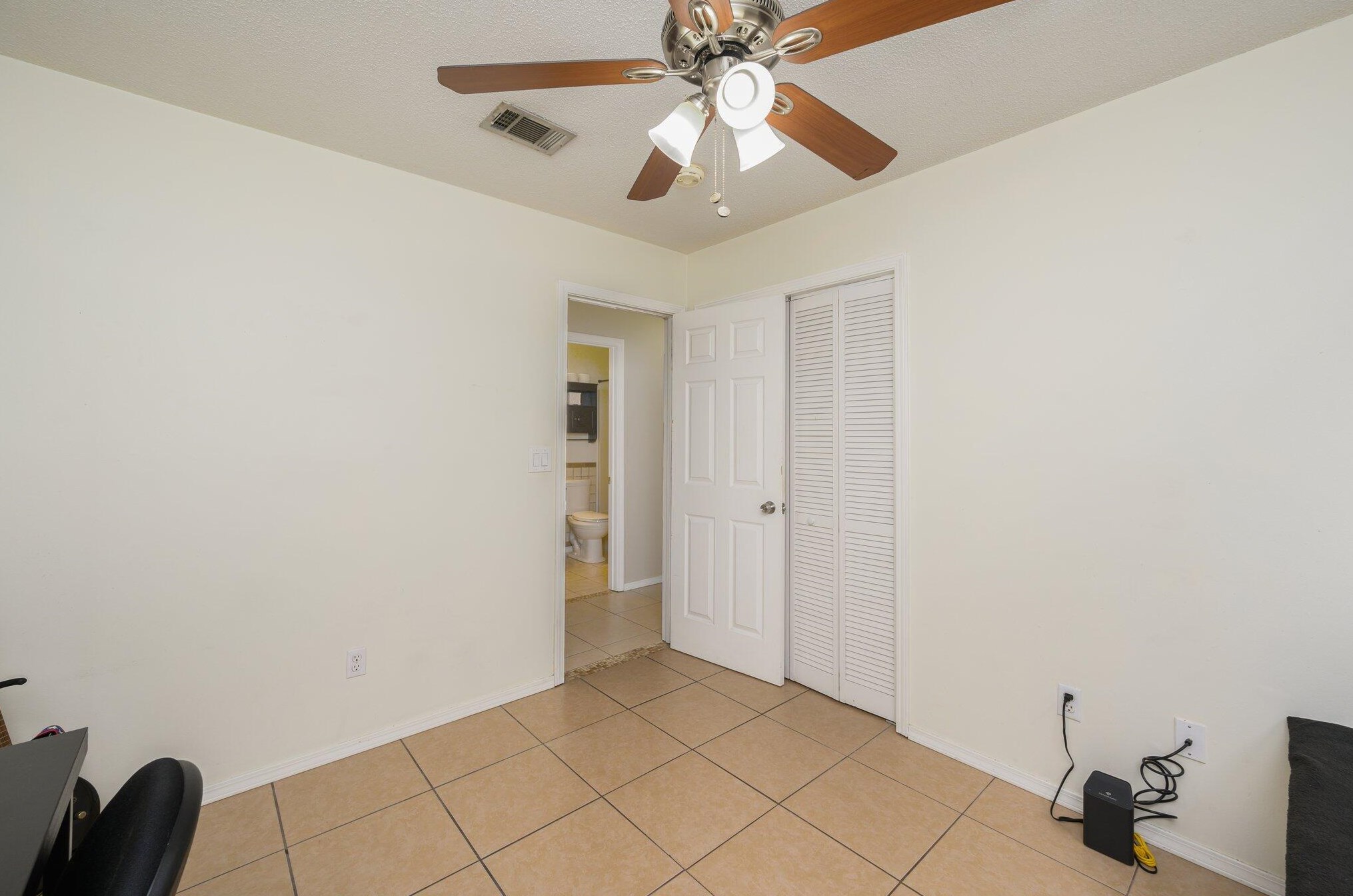 300 Woodland Park Cir, Mary Esther FL  32569-1572 exterior