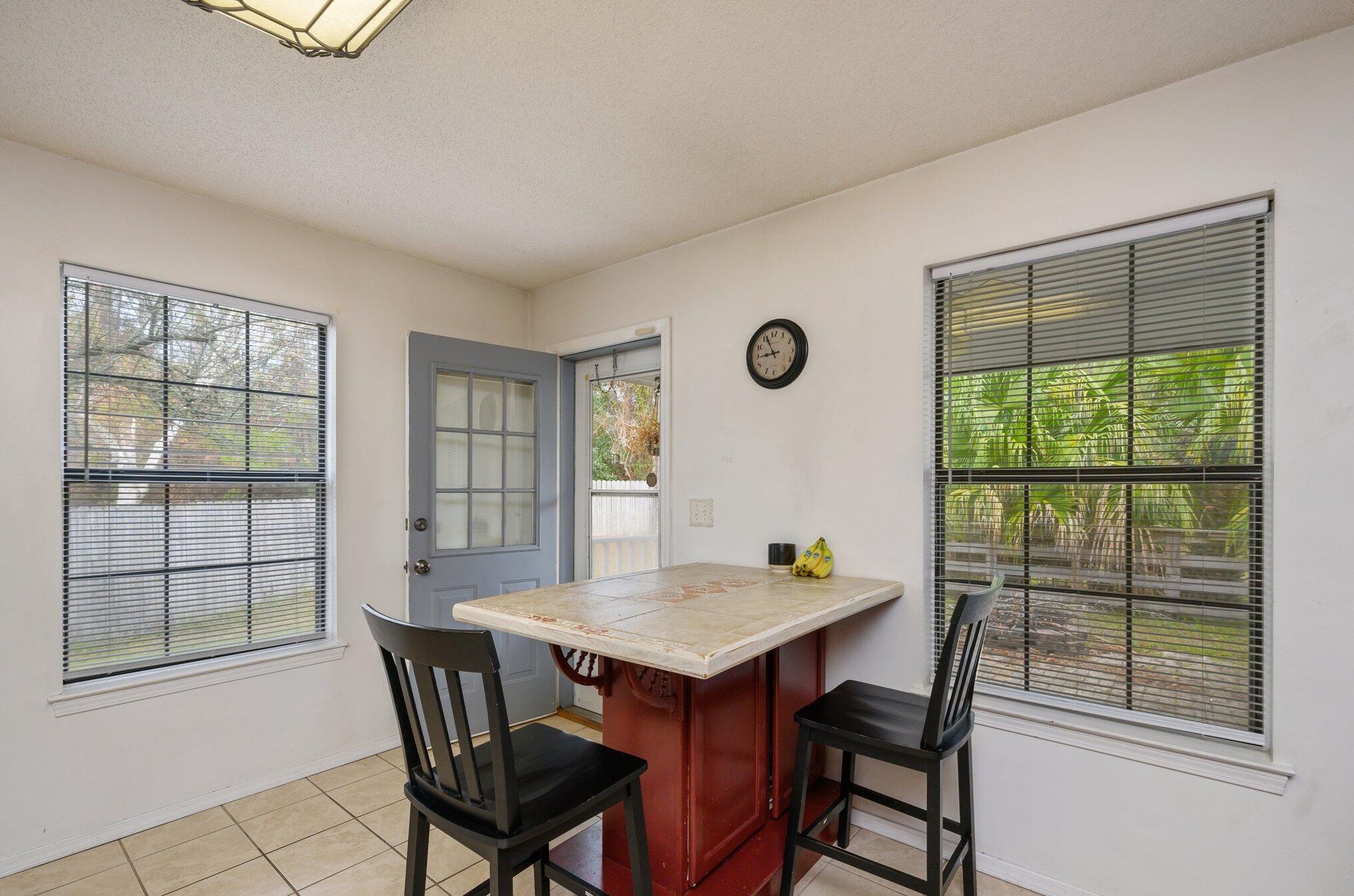 300 Woodland Park Cir, Mary Esther FL  32569-1572 exterior