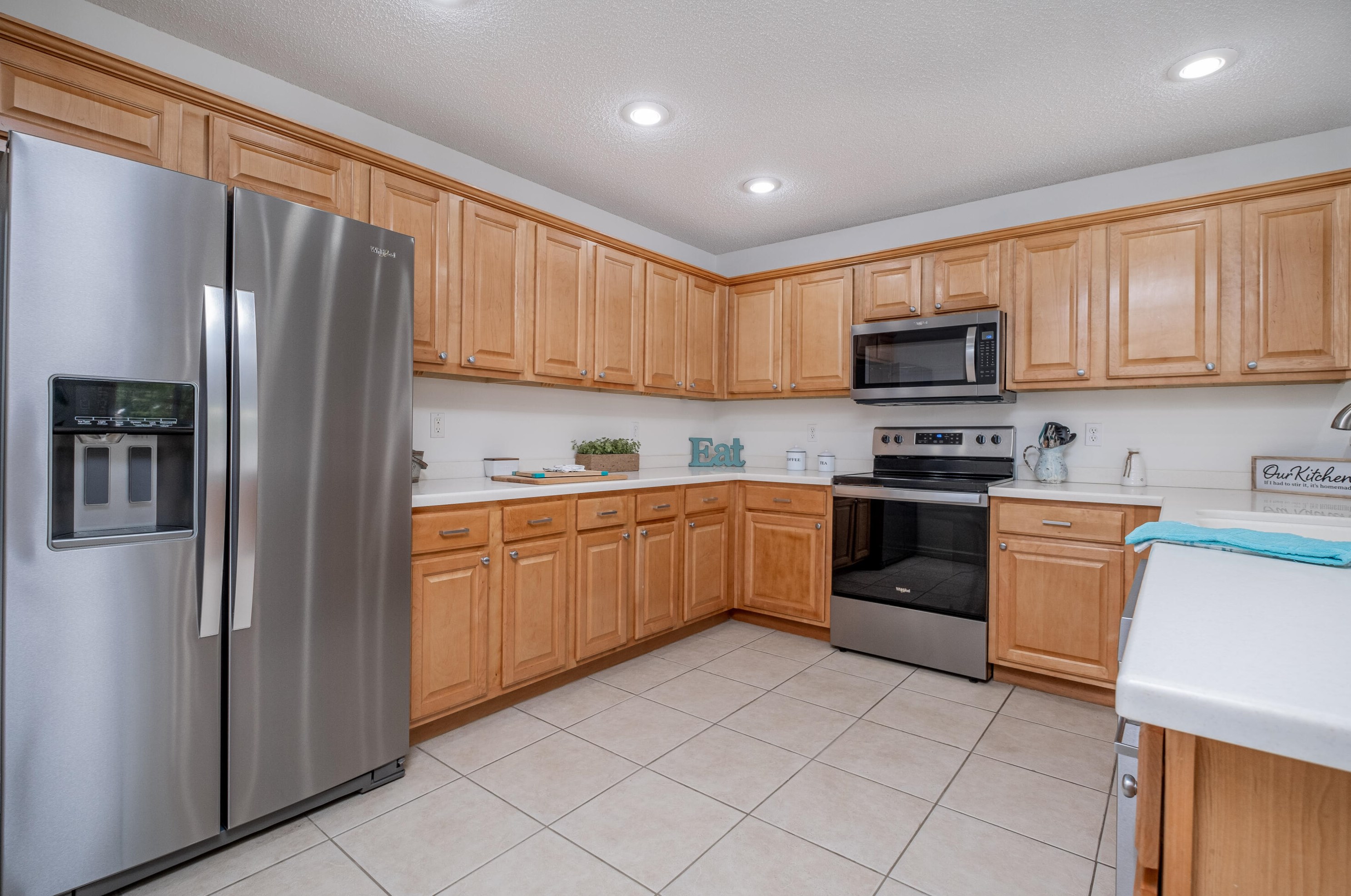 98 Point Comfort Rd, Mary Esther FL  32569-2096 exterior