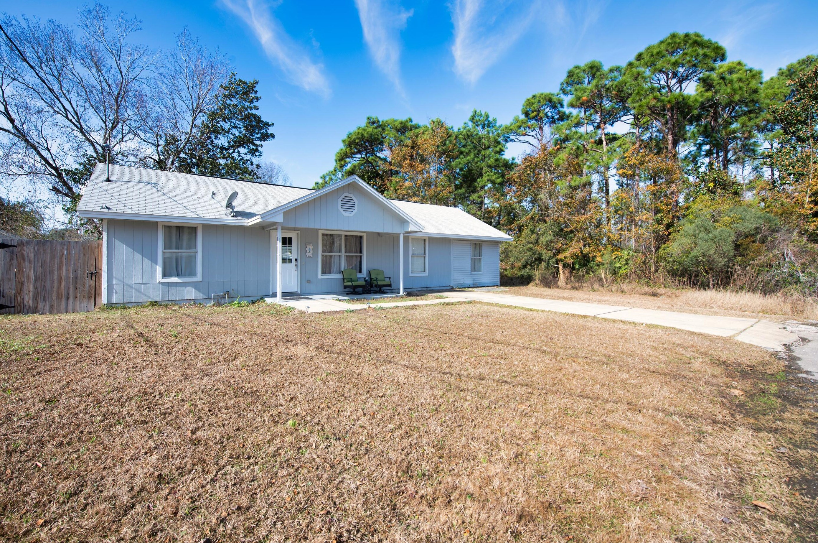 498 Sara Ave, Mary Esther FL  32569-2353 exterior